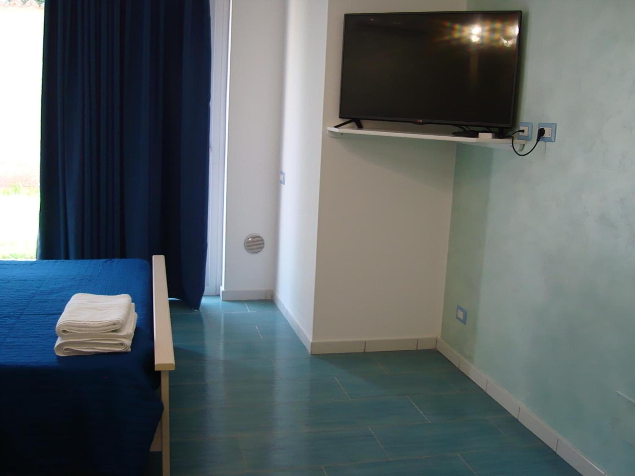 Quadruple Room with Private Bathroom photo 2