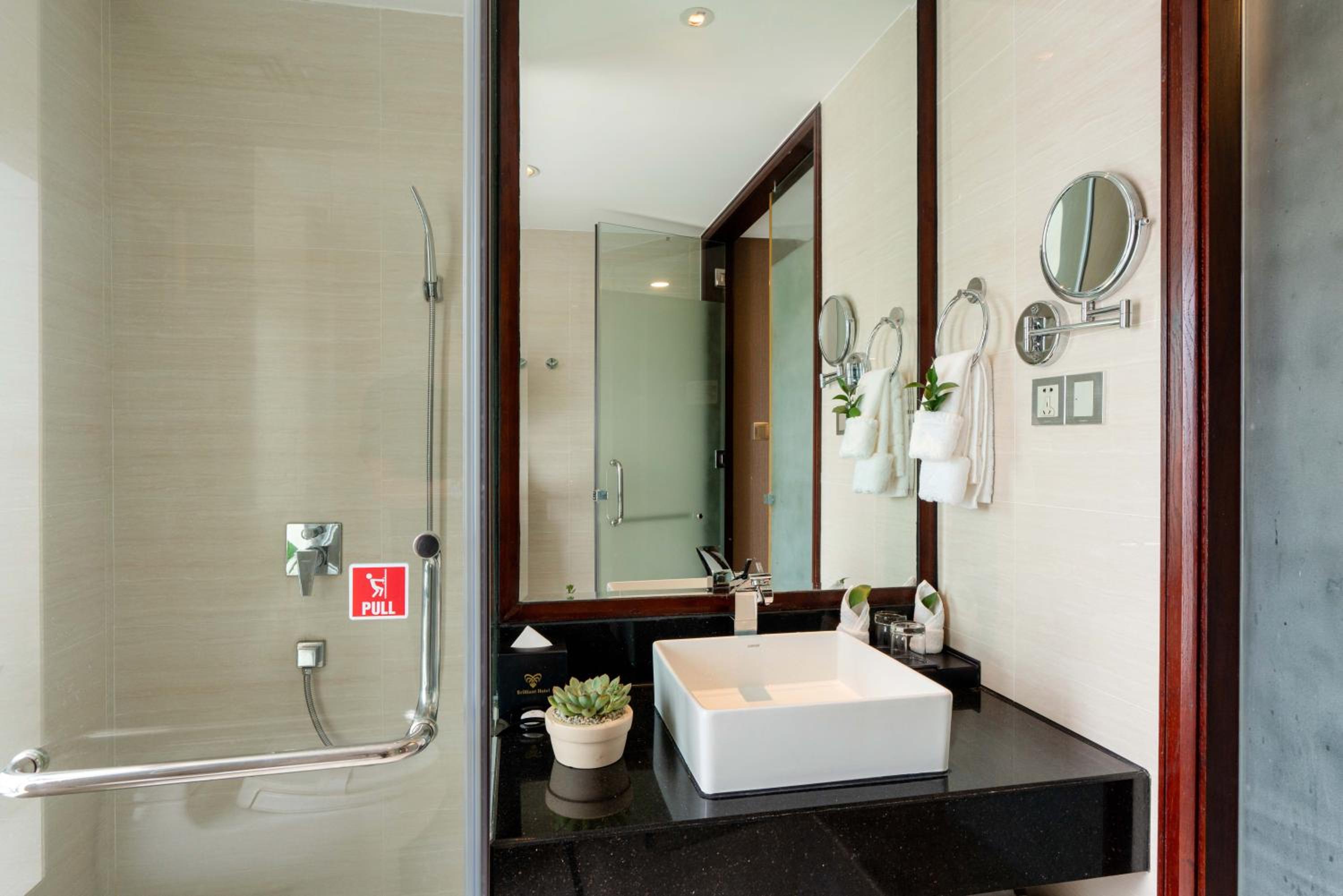 Standard  Double Room - No View - Free Afternoon Tea Once Per Stay - Photo 3