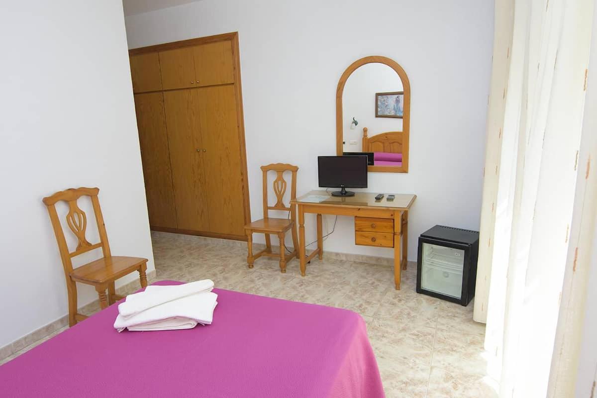 Double Room - Photo 2