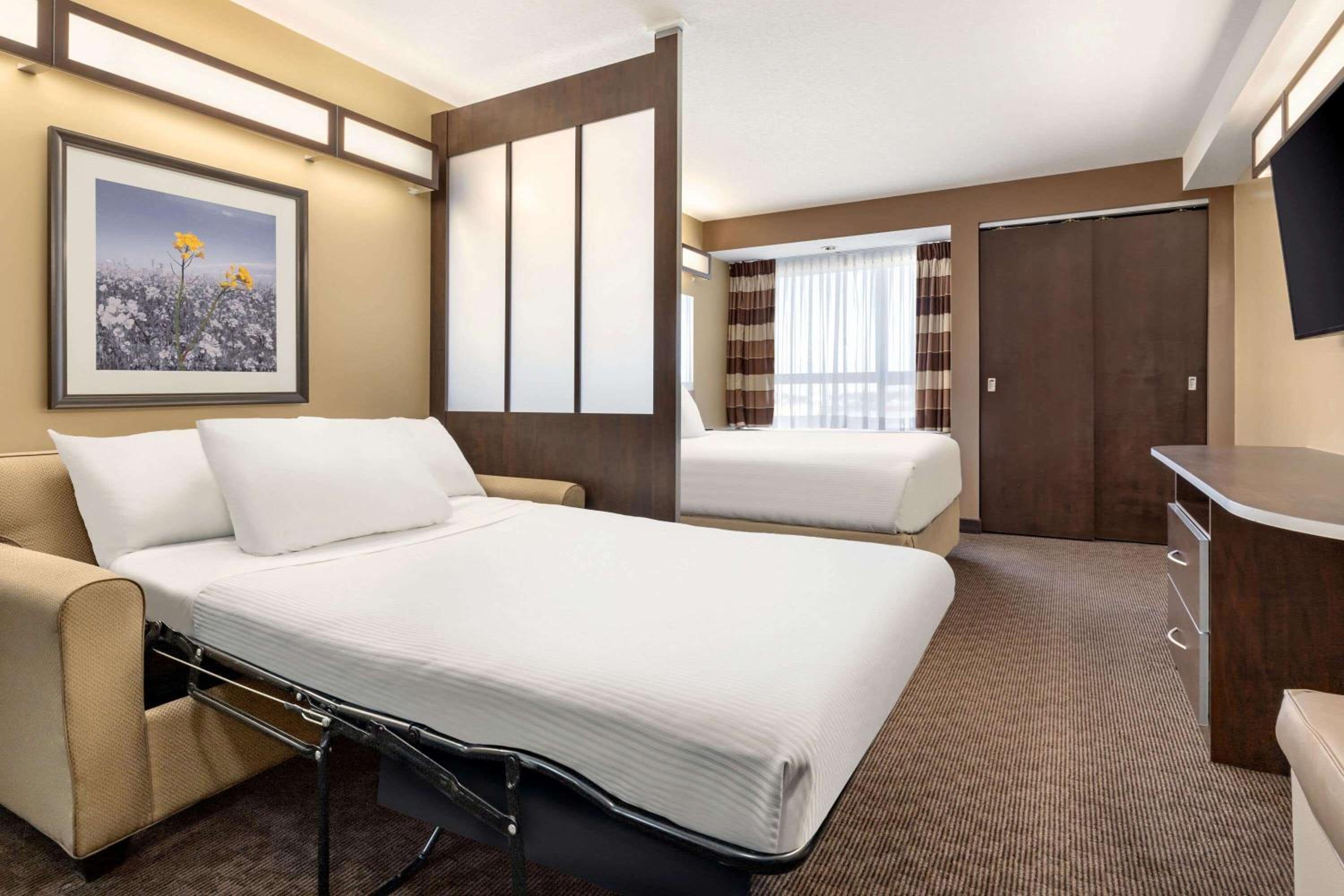 Business Queen Room - Non-Smoking - Photo 2
