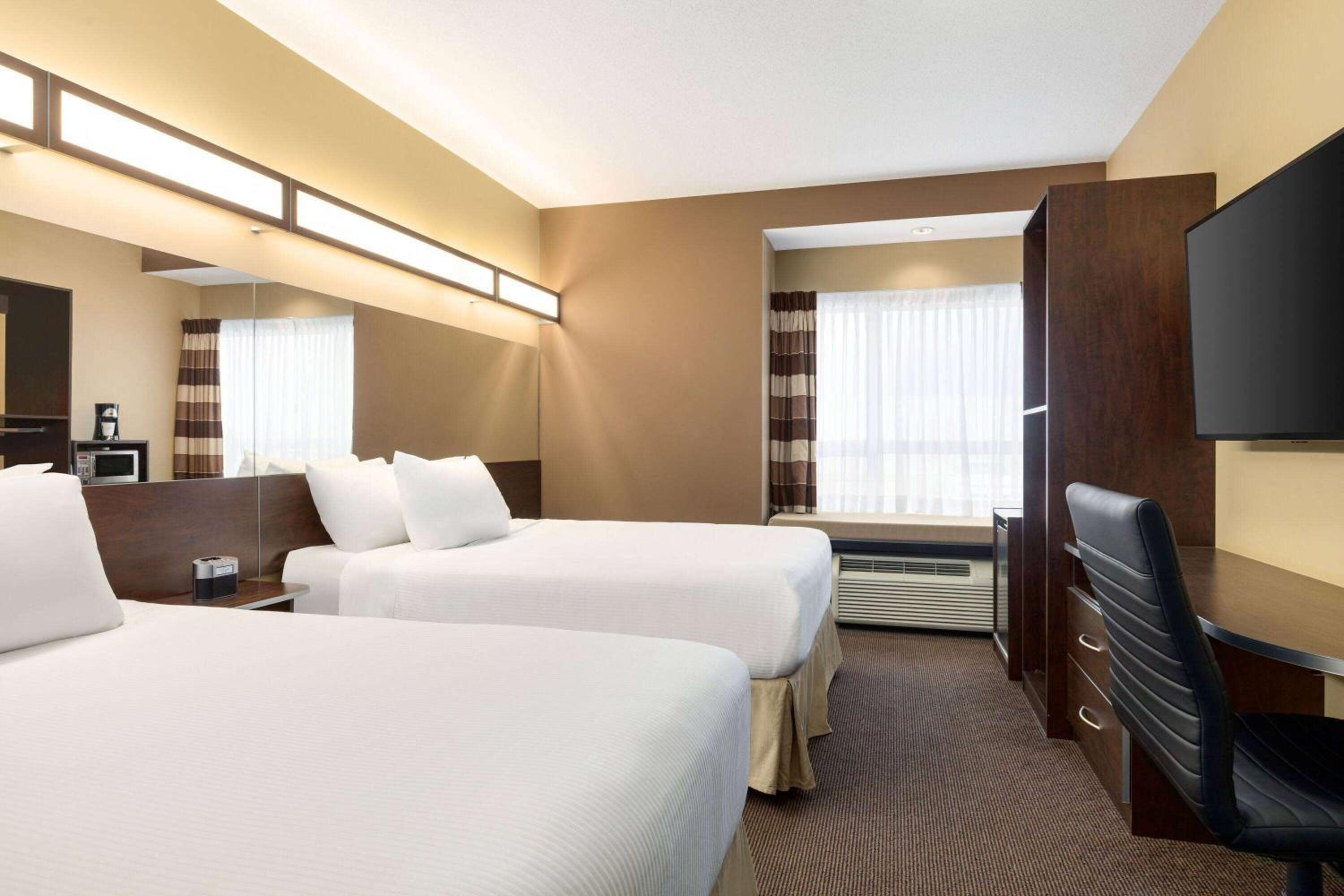 Queen Room with Two Queen Beds and Roll-in Shower - Mobility Accessible/Non-Smoking - Photo 1