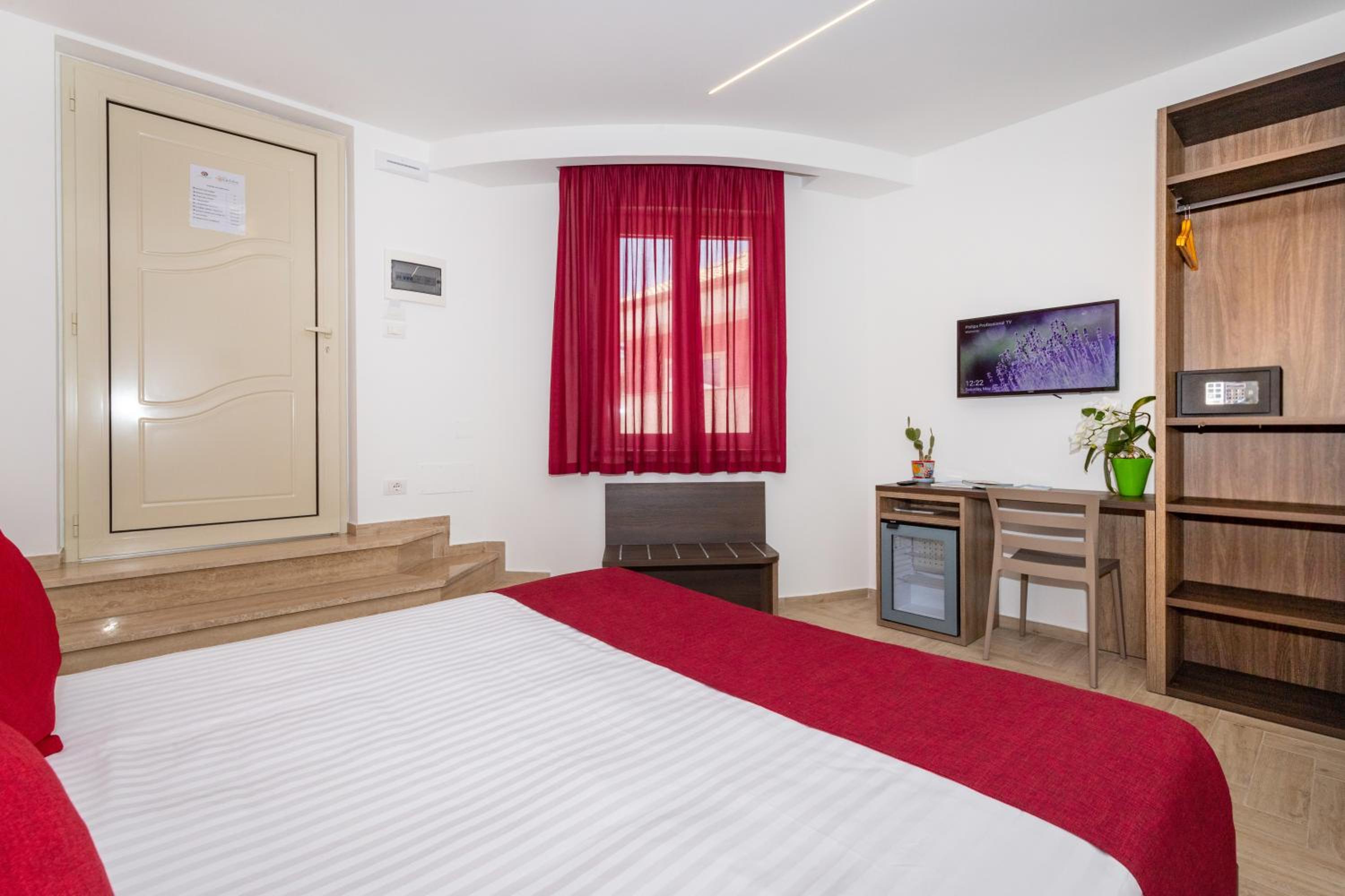Double Room with Terrace - Photo 8