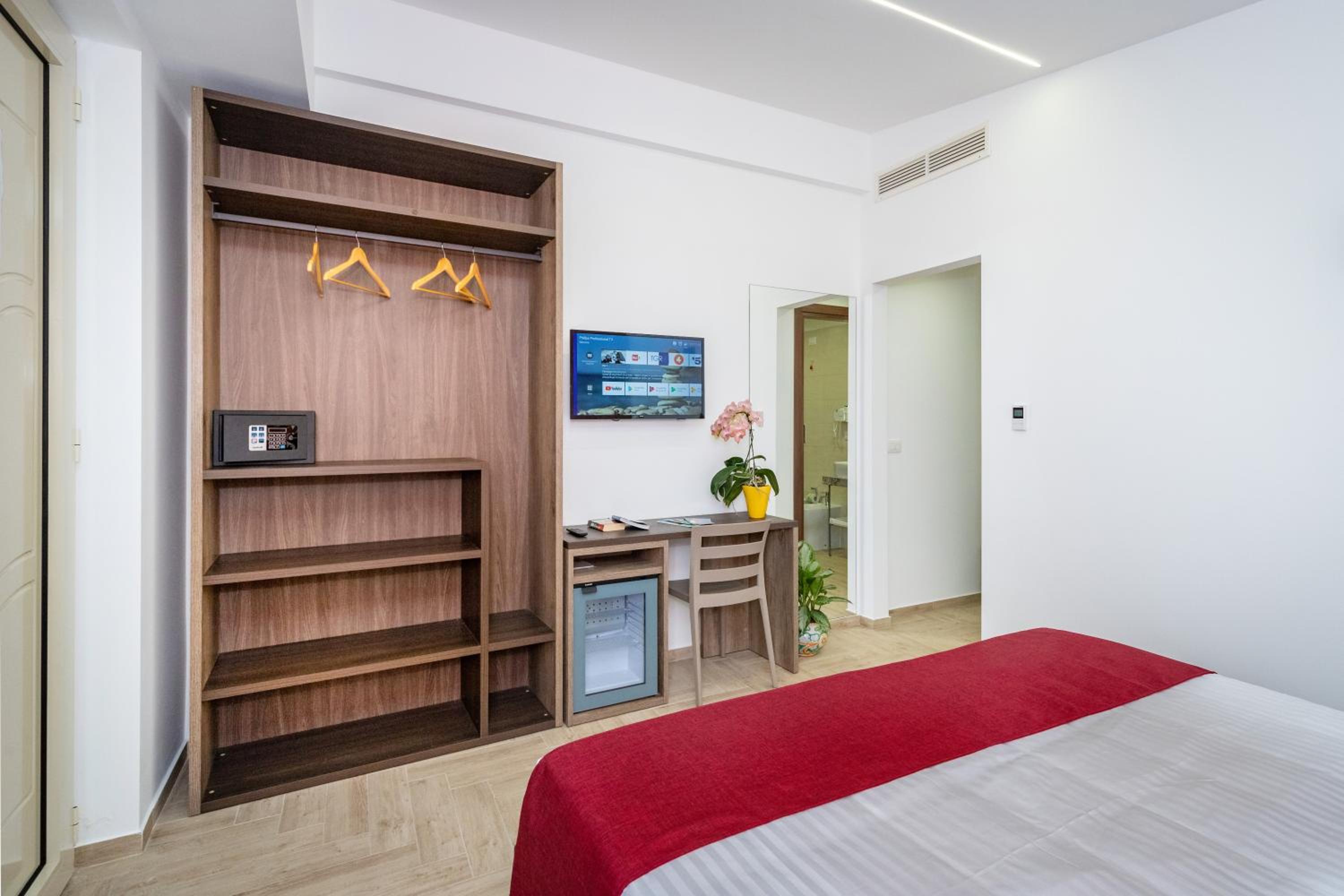 Double Room with Terrace - Photo 10
