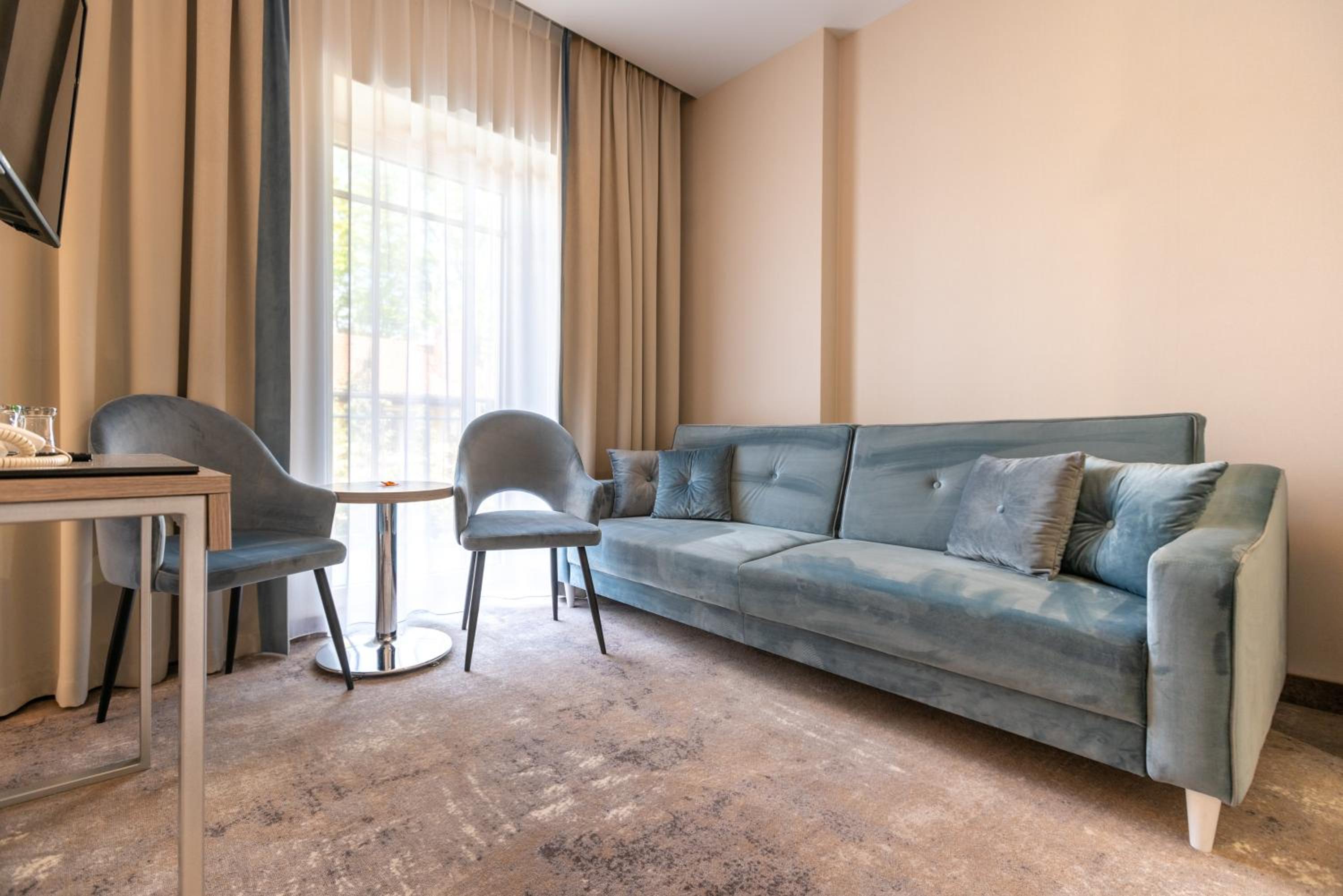 King Studio with Sofa Bed photo 3