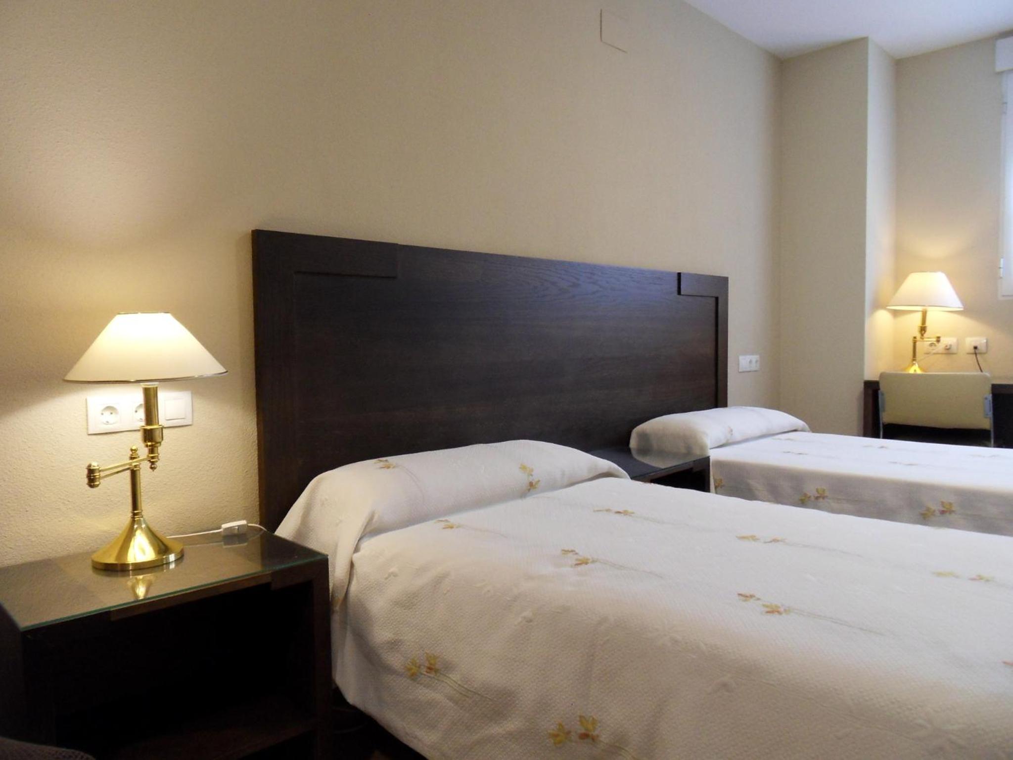 Double or Twin Room photo 3