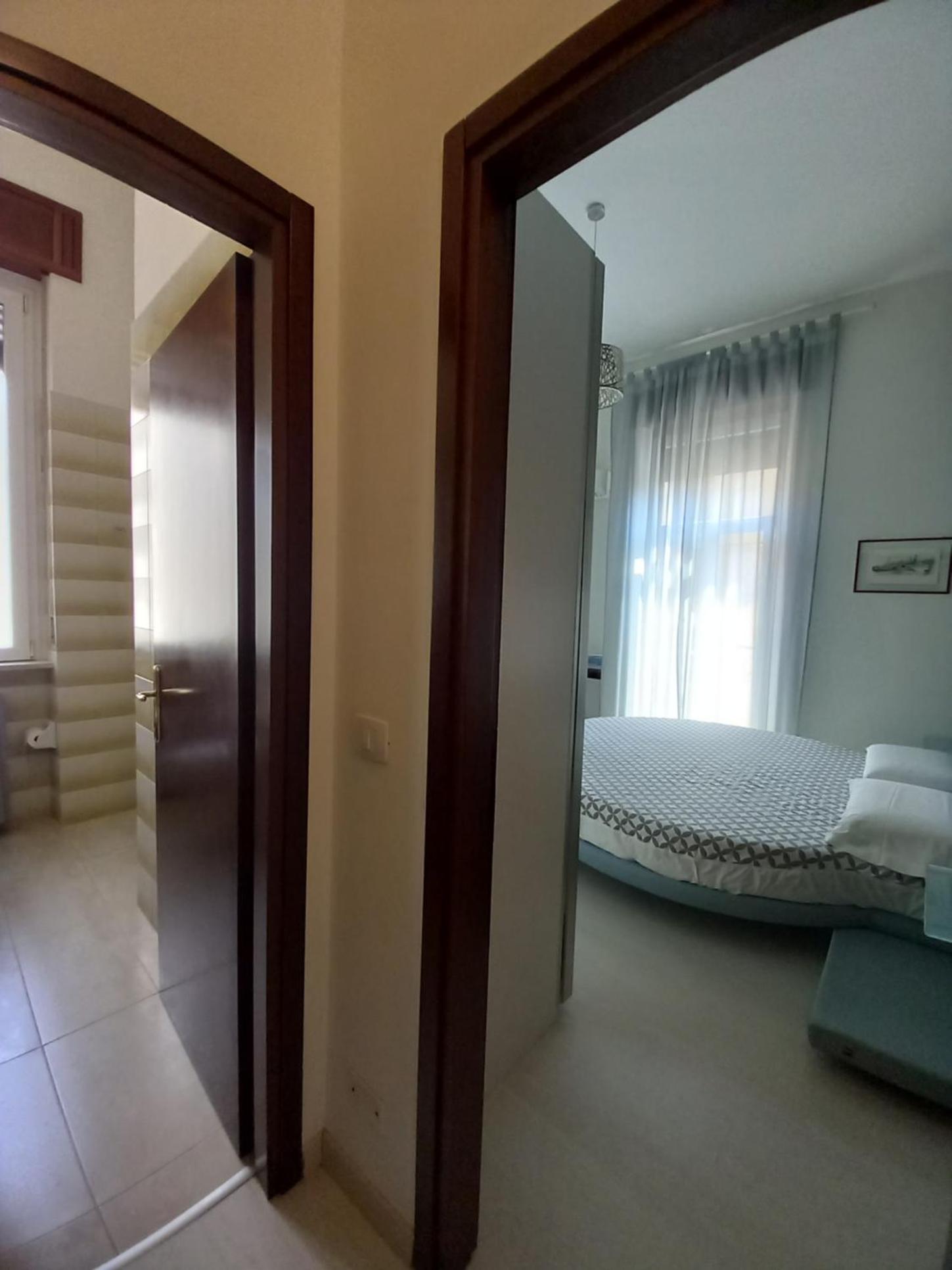 One-Bedroom Apartment - Photo 5