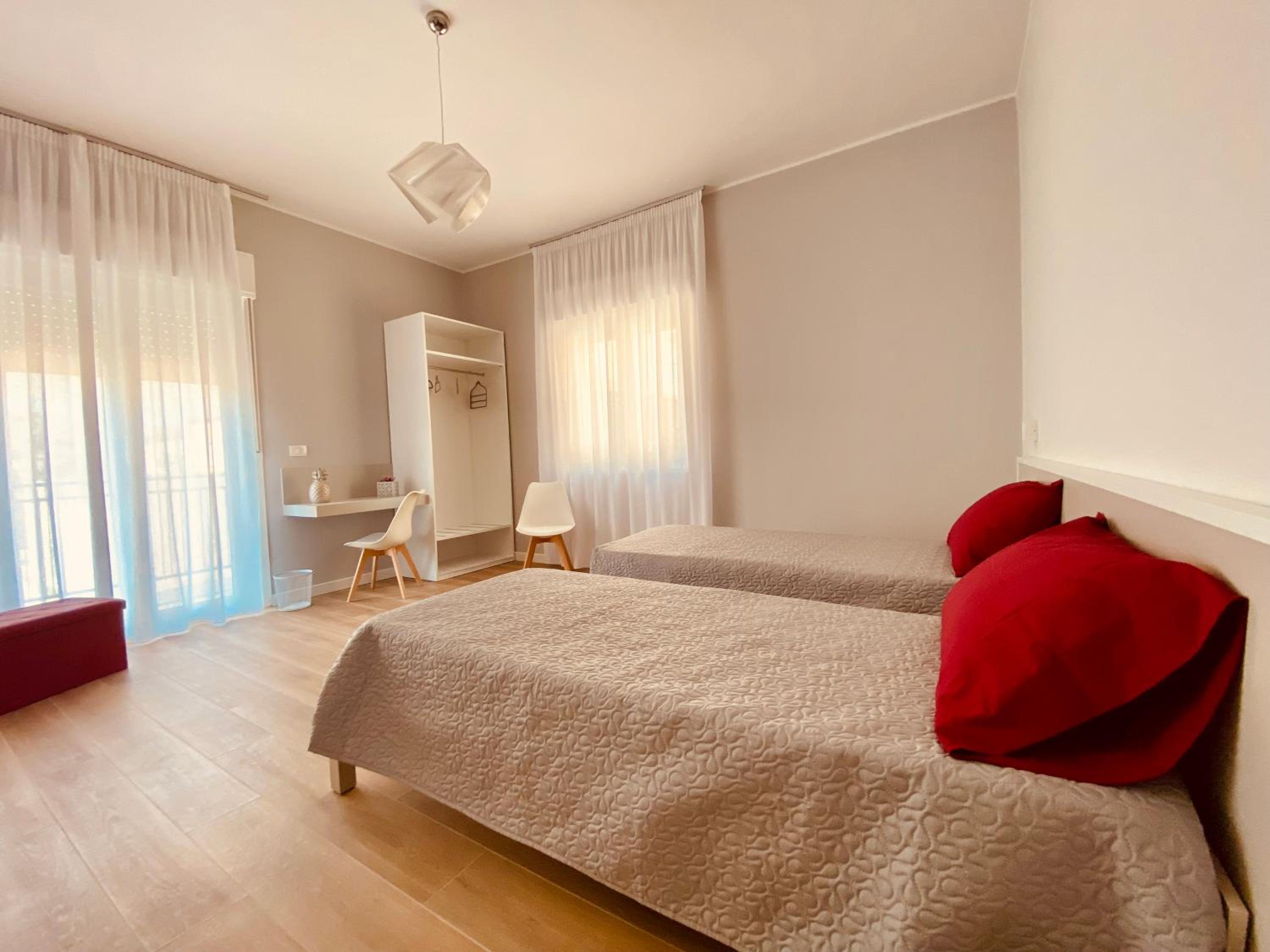 Twin Room - Photo 7