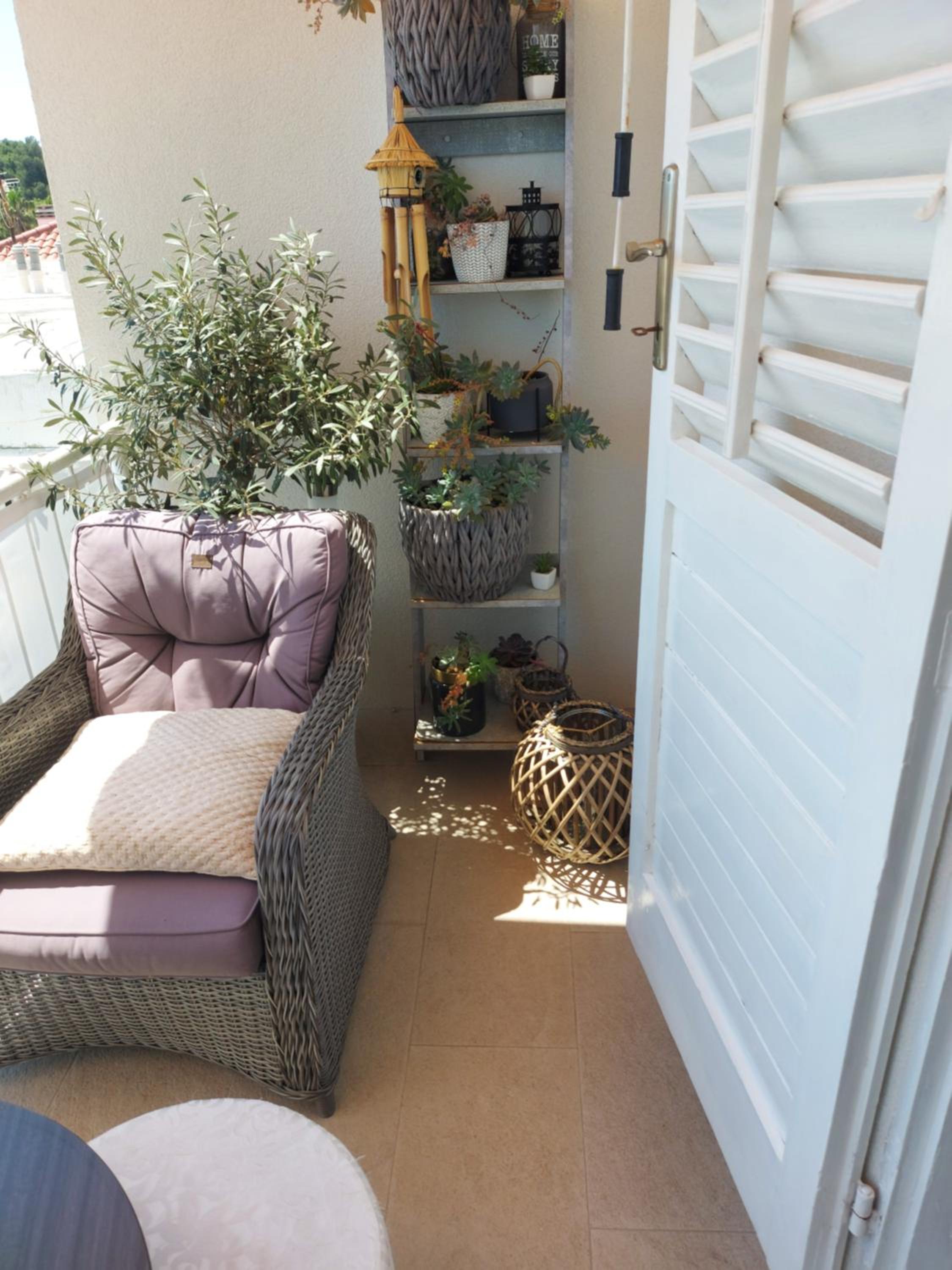 Apartment with Sea View - Photo 9