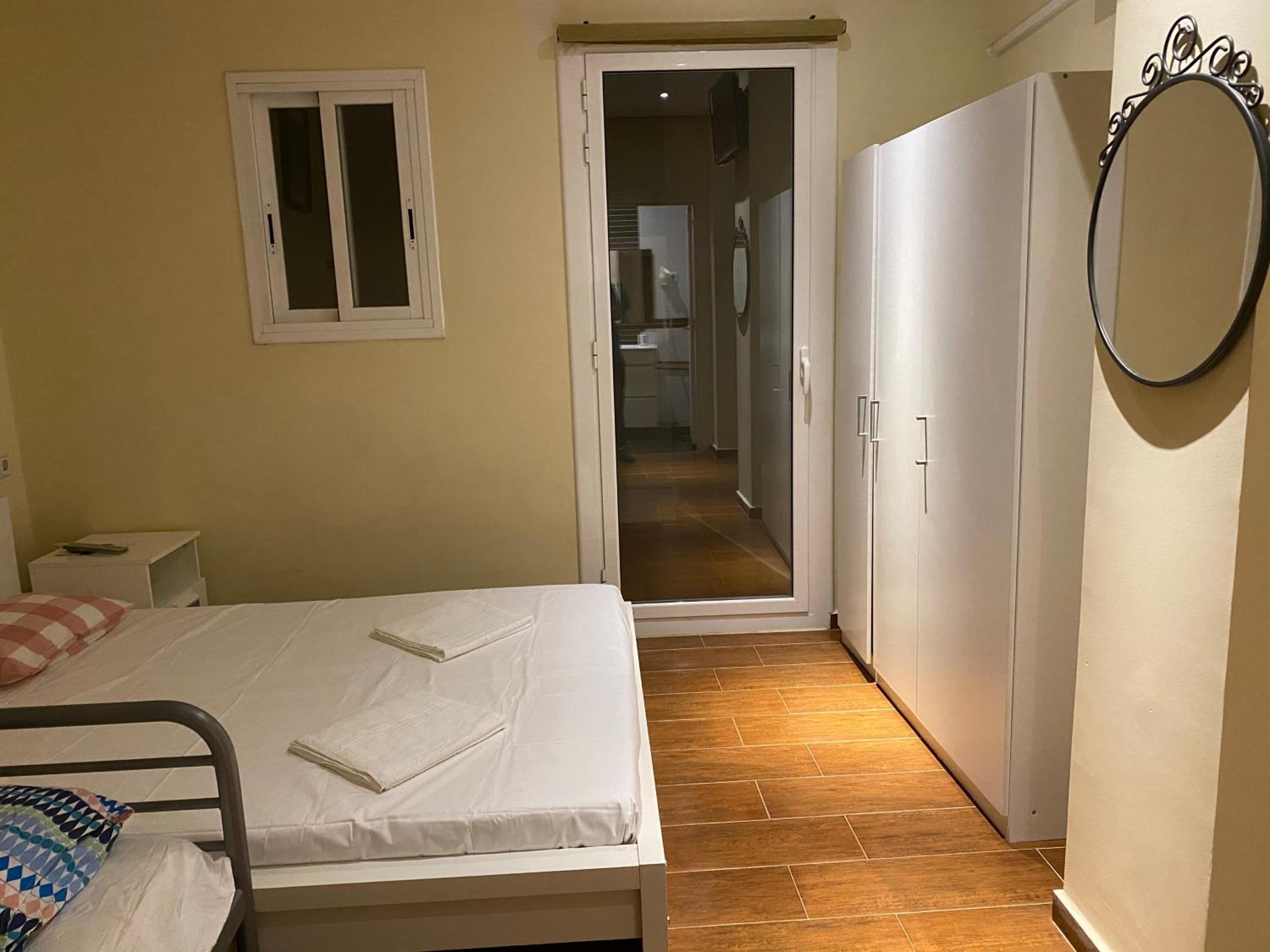 Triple Room with Private Bathroom photo 3