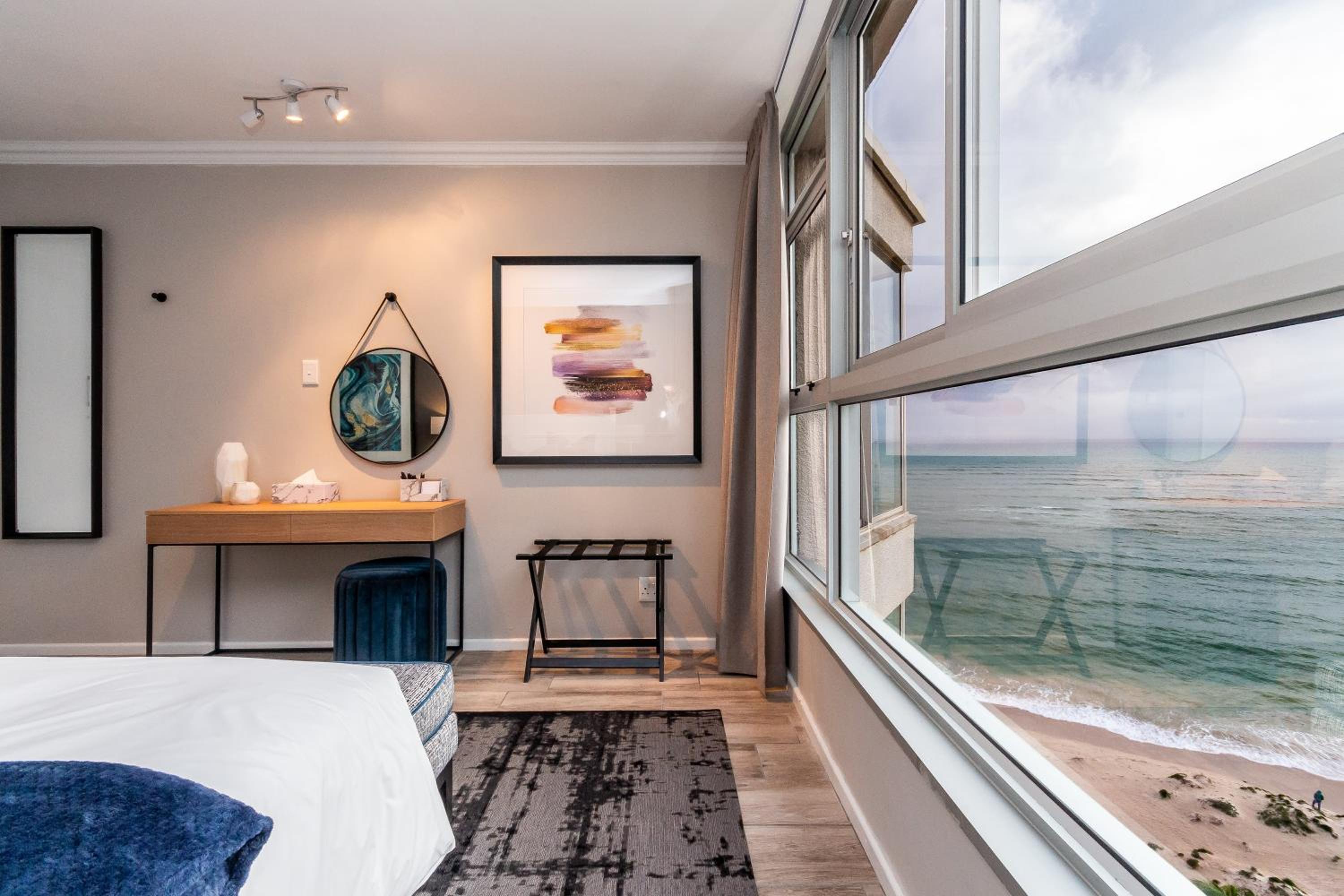 Two-Bedroom Apartment with Sea View - Photo 23