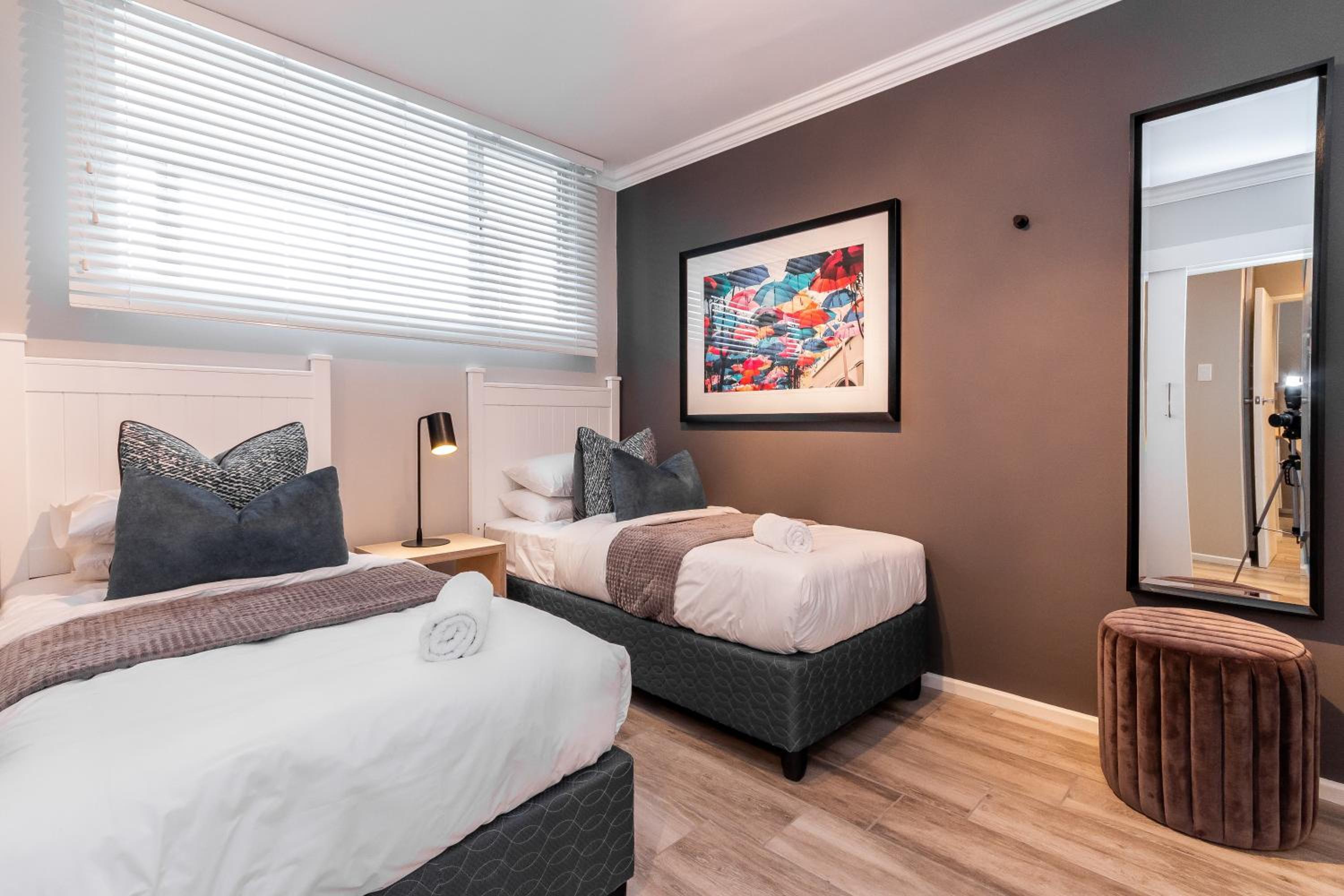Two-Bedroom Apartment with Sea View - Photo 28