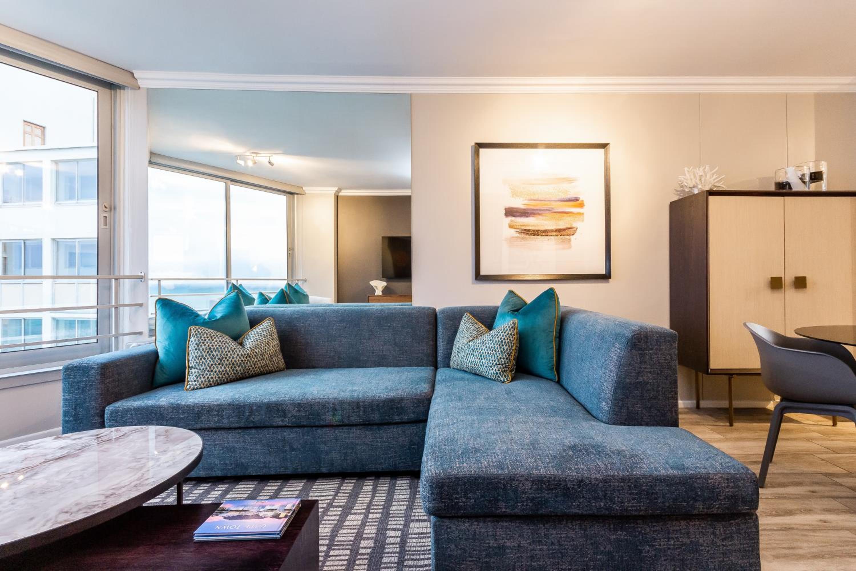 Two-Bedroom Apartment with Sea View - Photo 4
