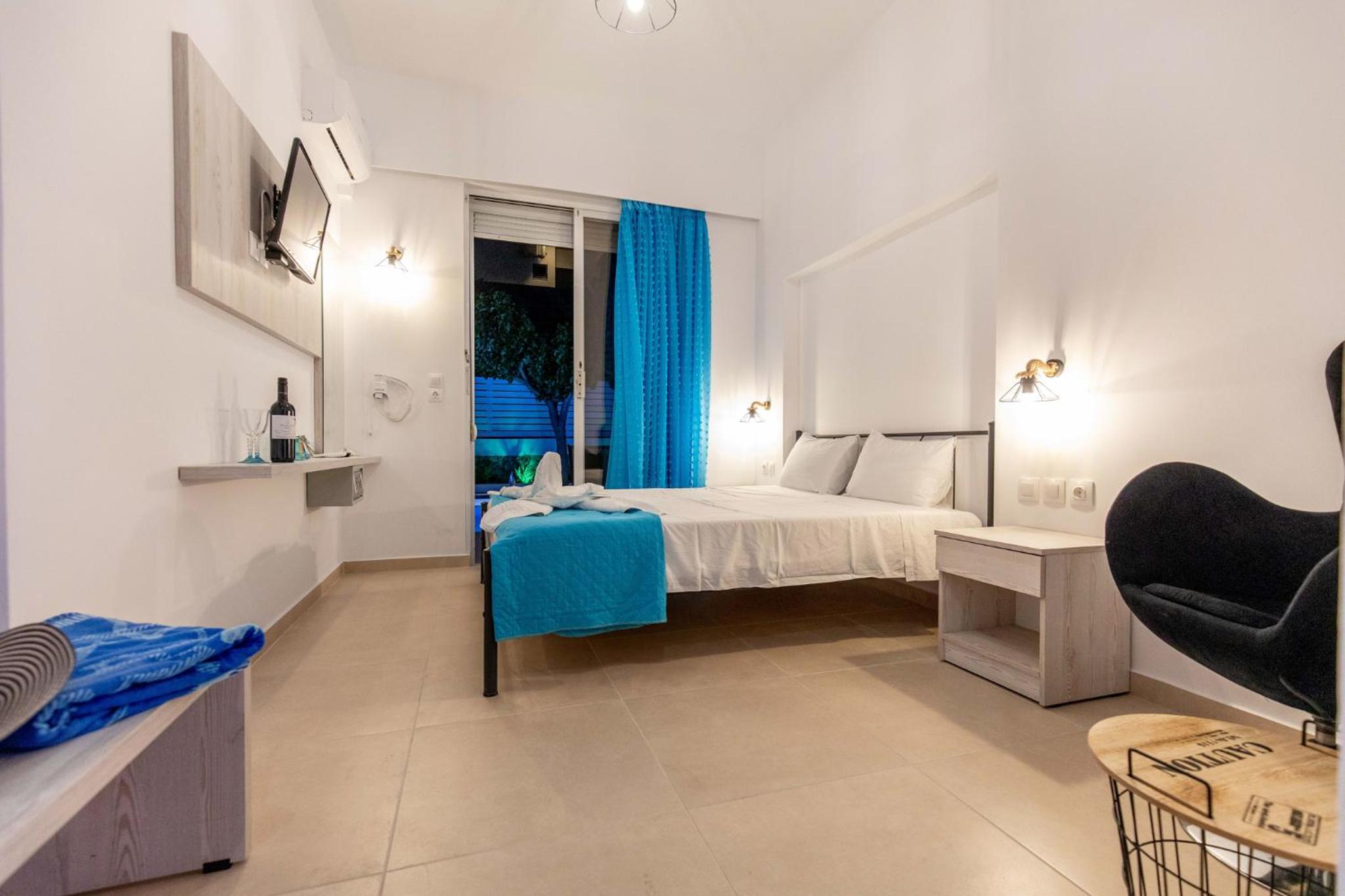 Junior Suite with Private Pool - Photo 22