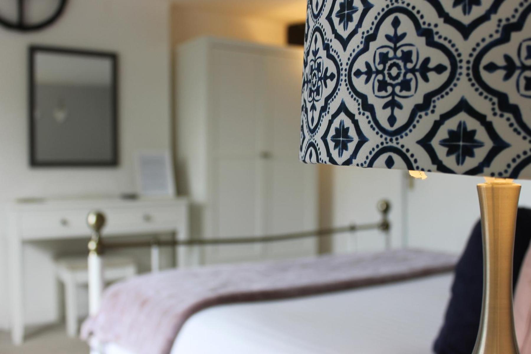 Deluxe King Room - Photo 3