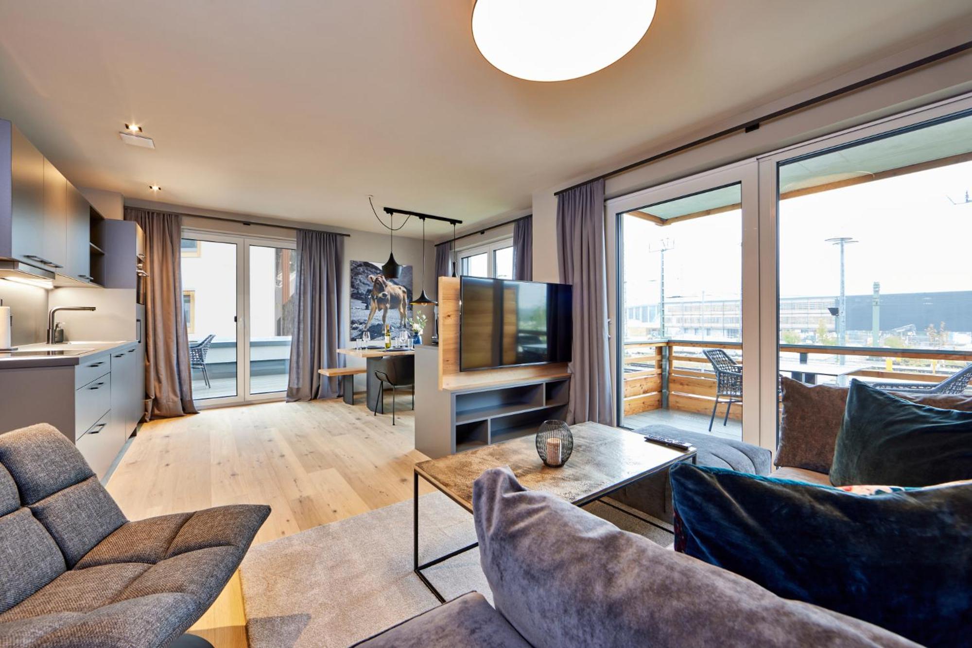 Two-Bedroom Apartment with Balcony and Mountain View