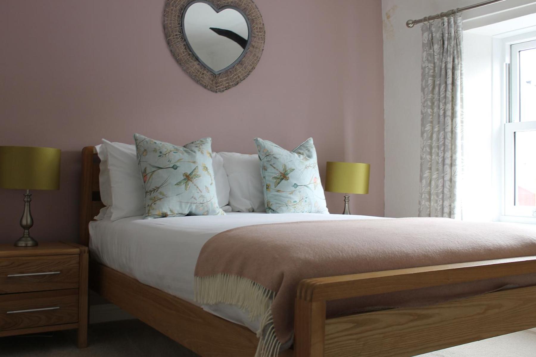 Double Room with Private Bathroom - Photo 2
