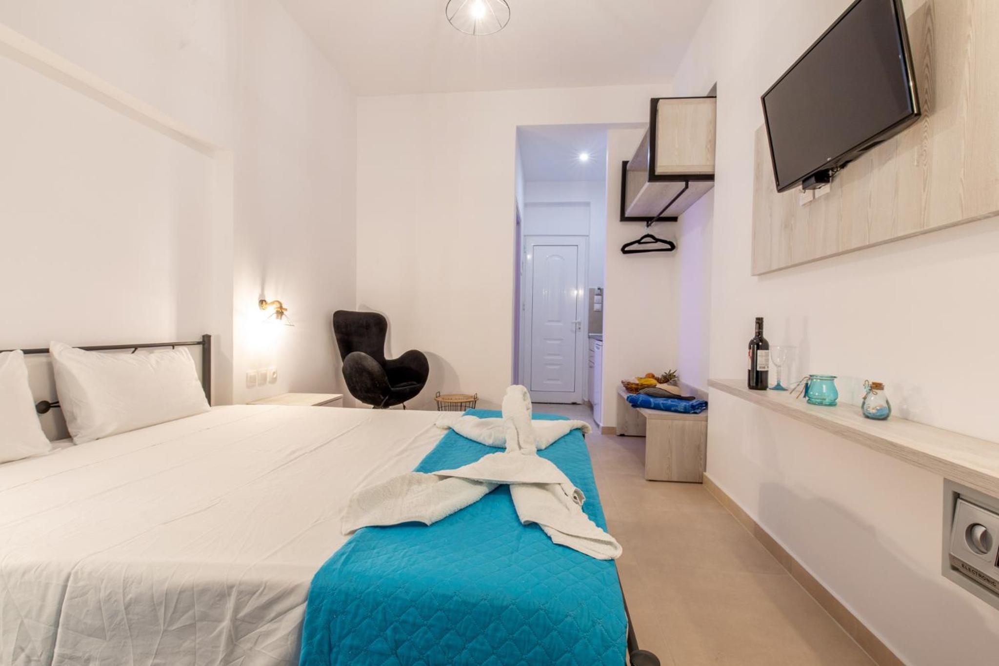 Junior Suite with Private Pool - Photo 1