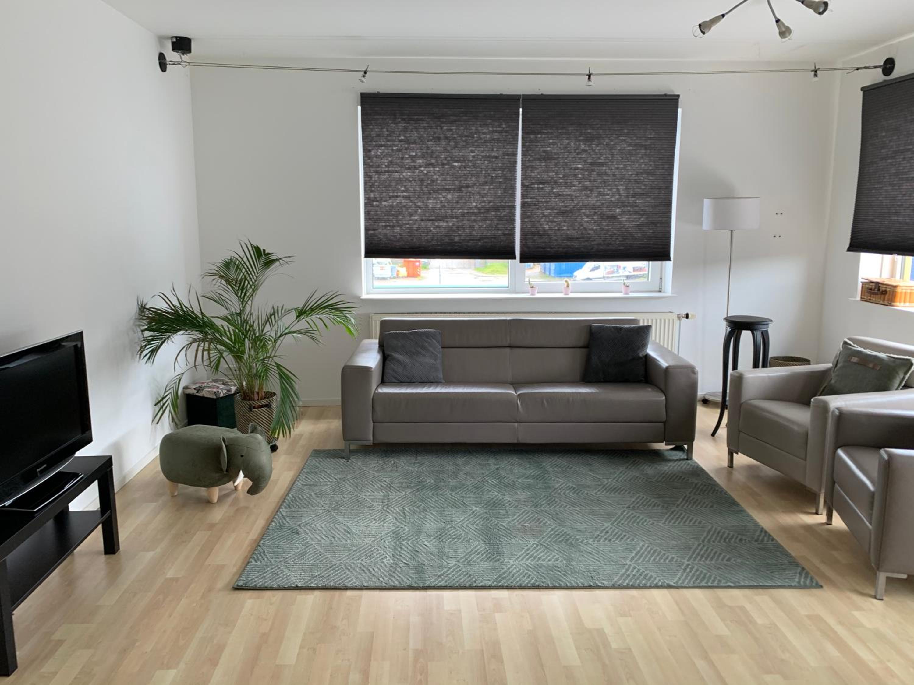 Deluxe Family Suite - Photo 9