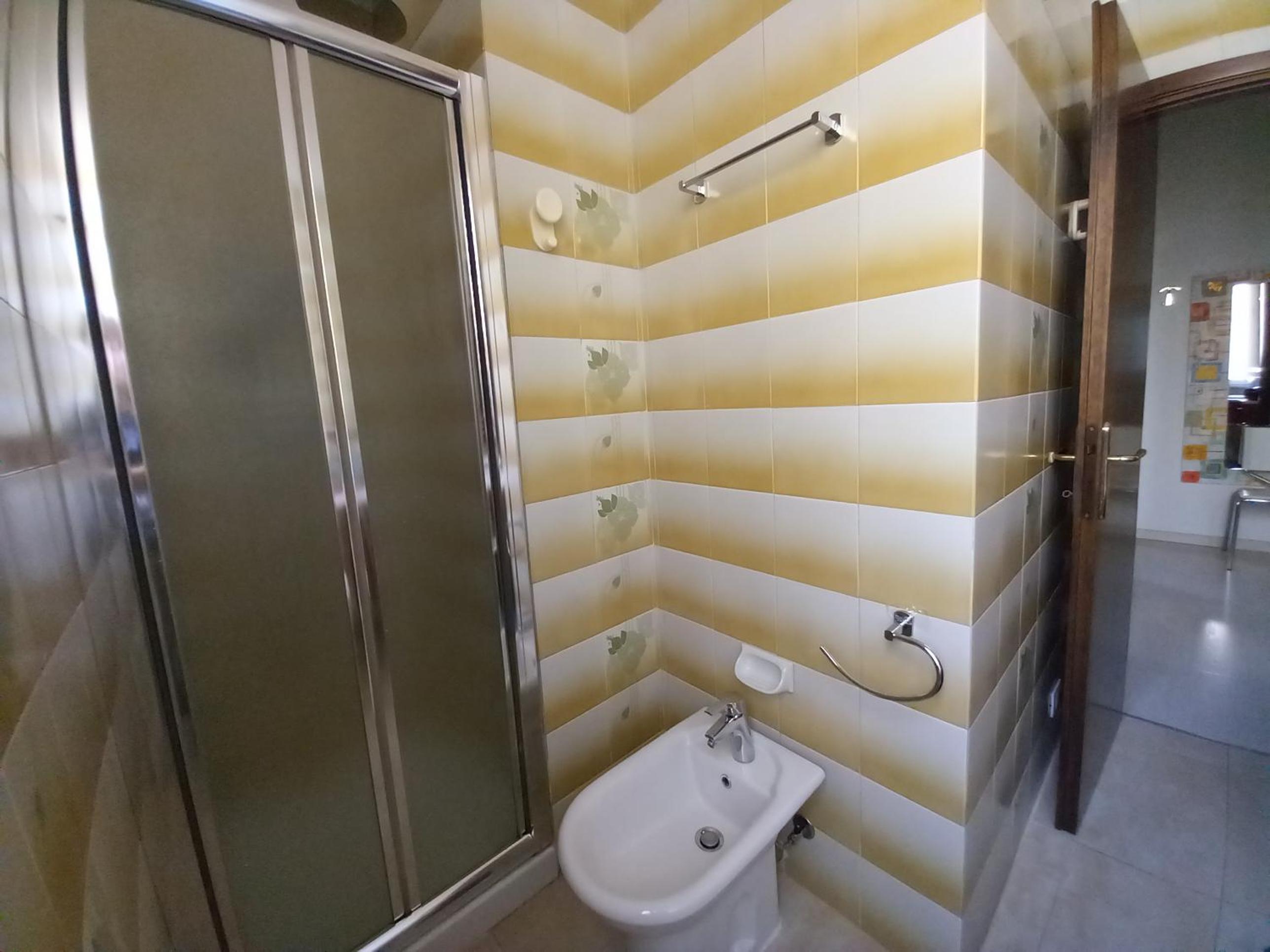One-Bedroom Apartment - Photo 4