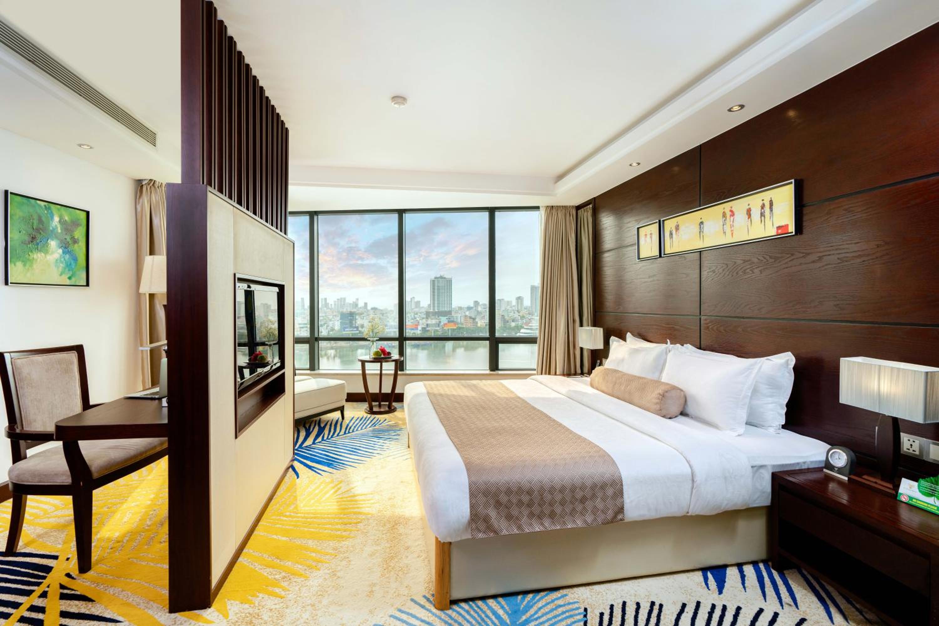 Grand Suite River View Double Room - One-way airport transfer & Afternoon Tea Included Once Per Stay - Photo 1