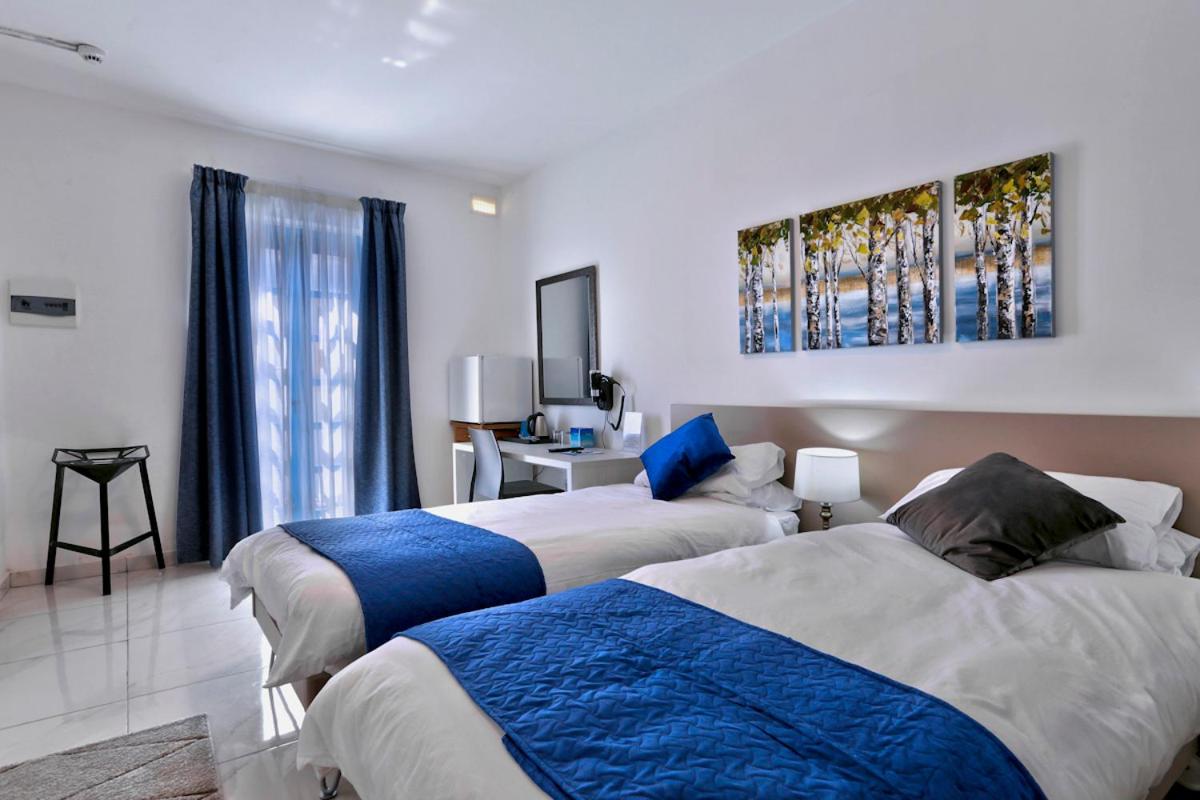 Double or Twin Room with Terrace photo 3