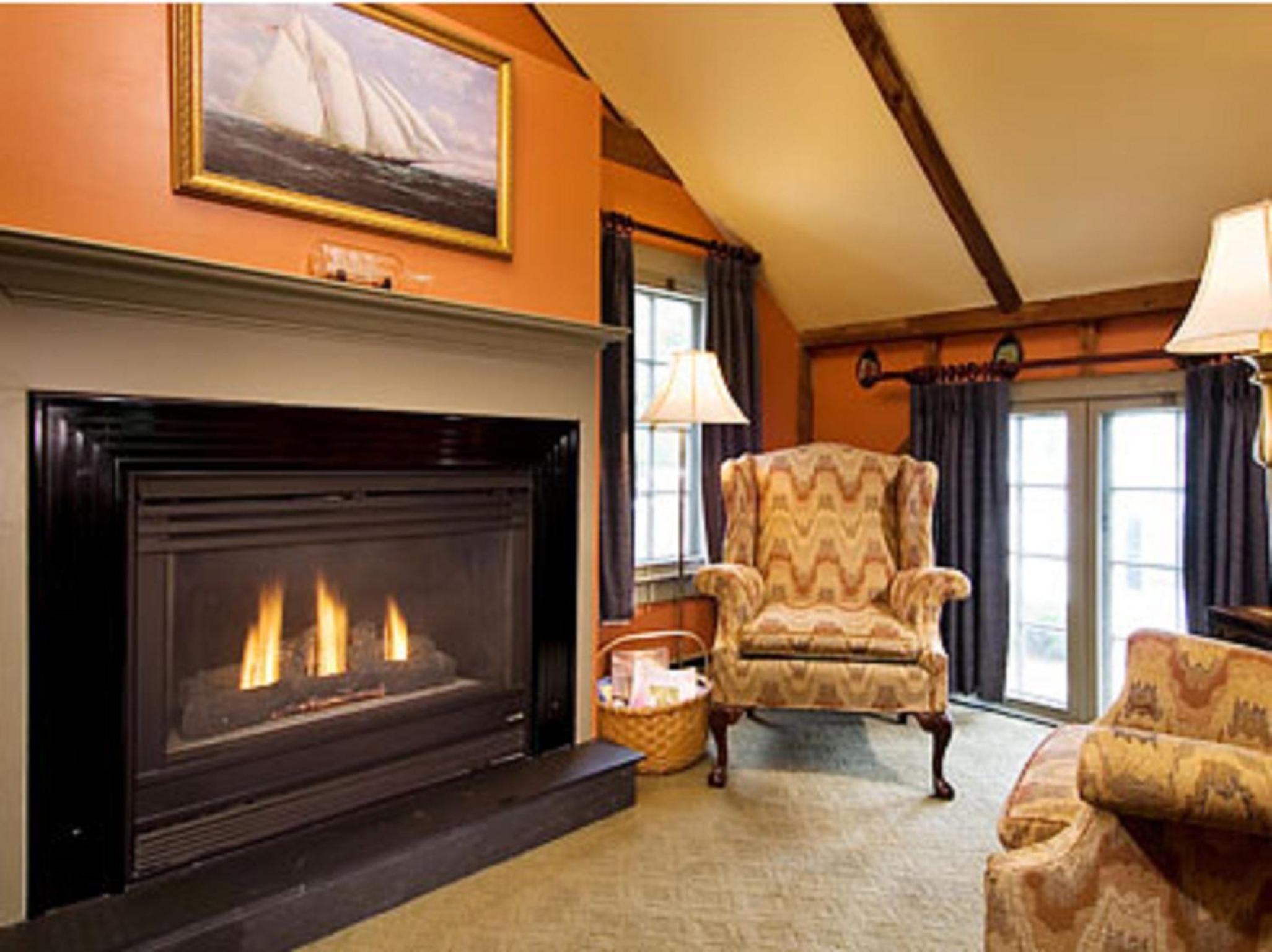 Deluxe King Room with Fireplace - Carriage (Wild Pigeon) photo 3