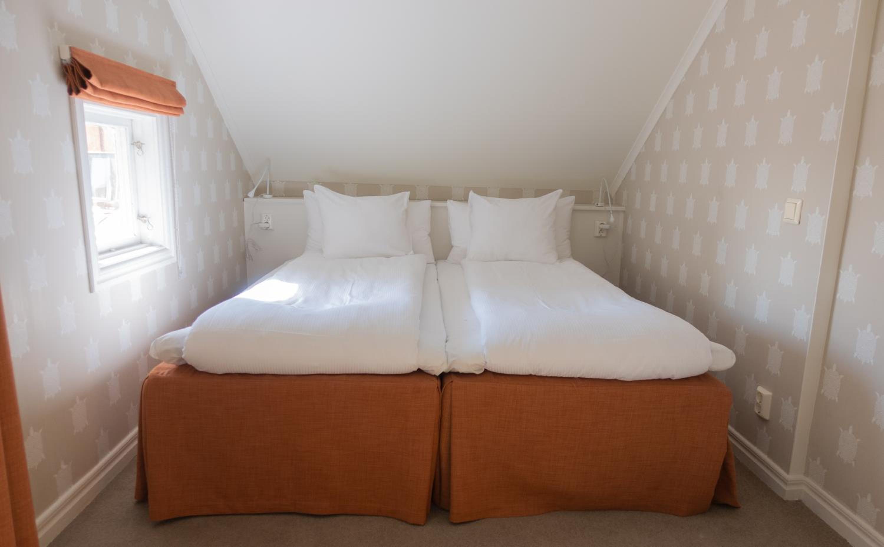 Double or Twin Room - Photo 2