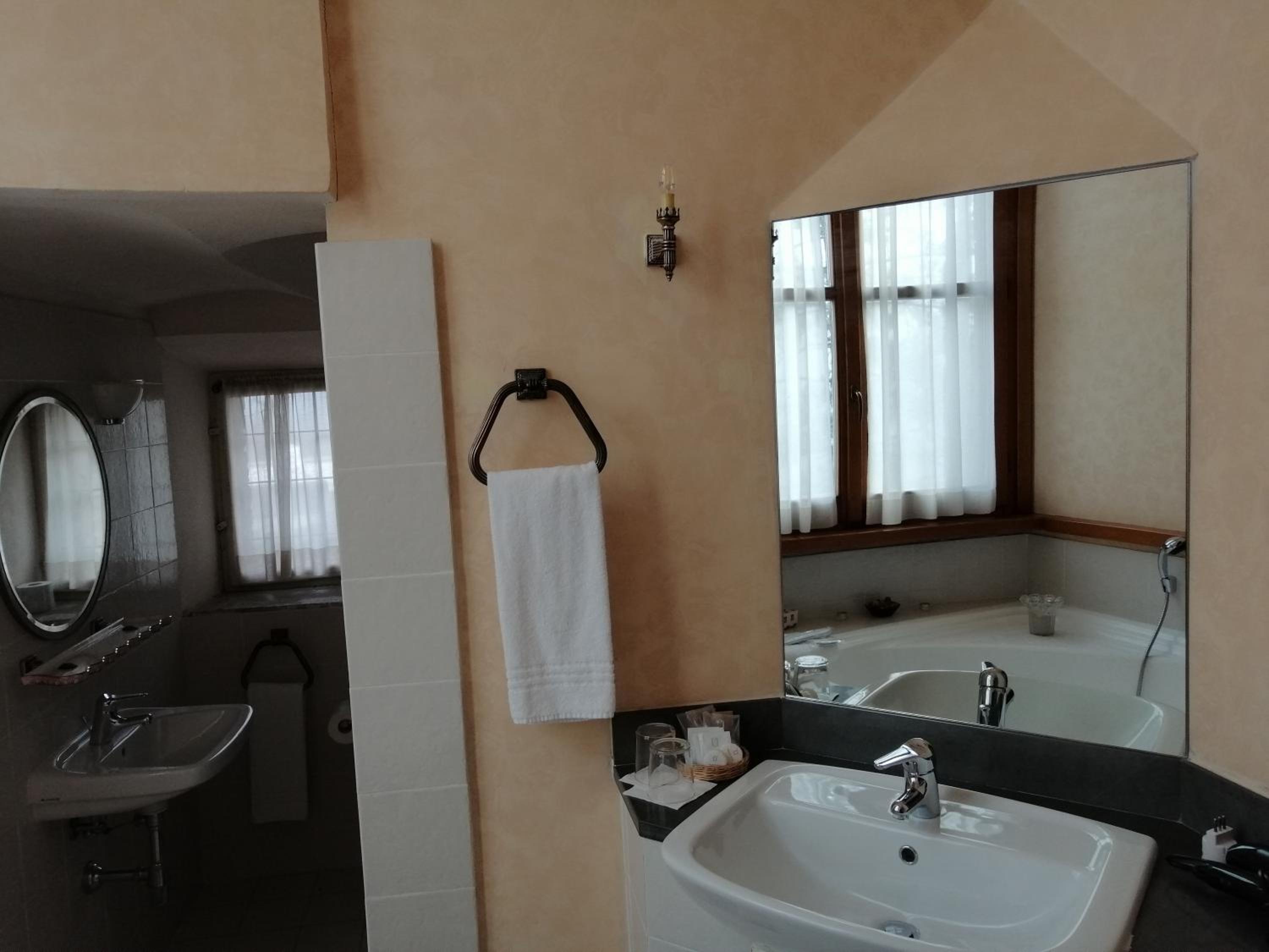 Deluxe Double Room photo 3
