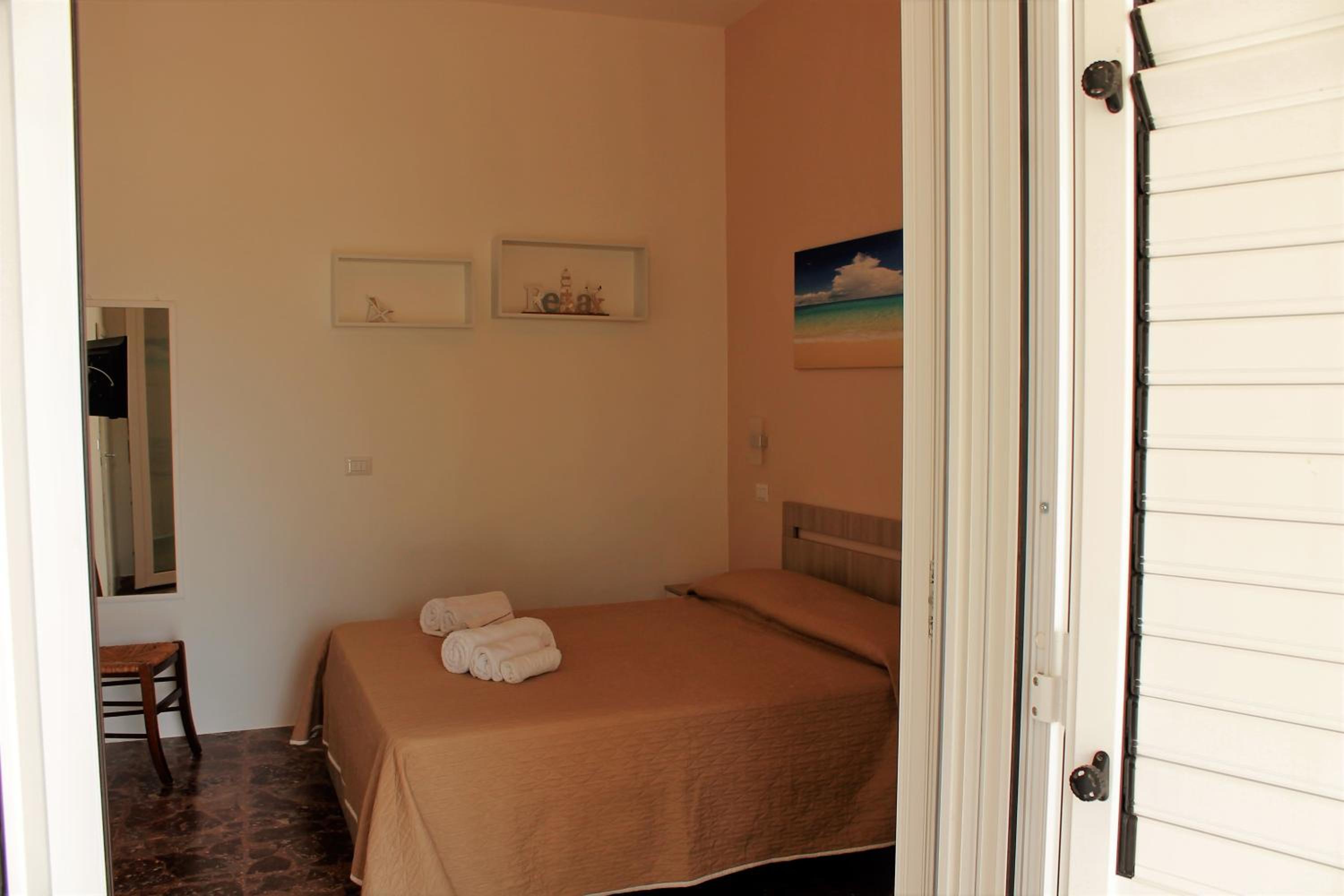 Double Room with Park View - Photo 7