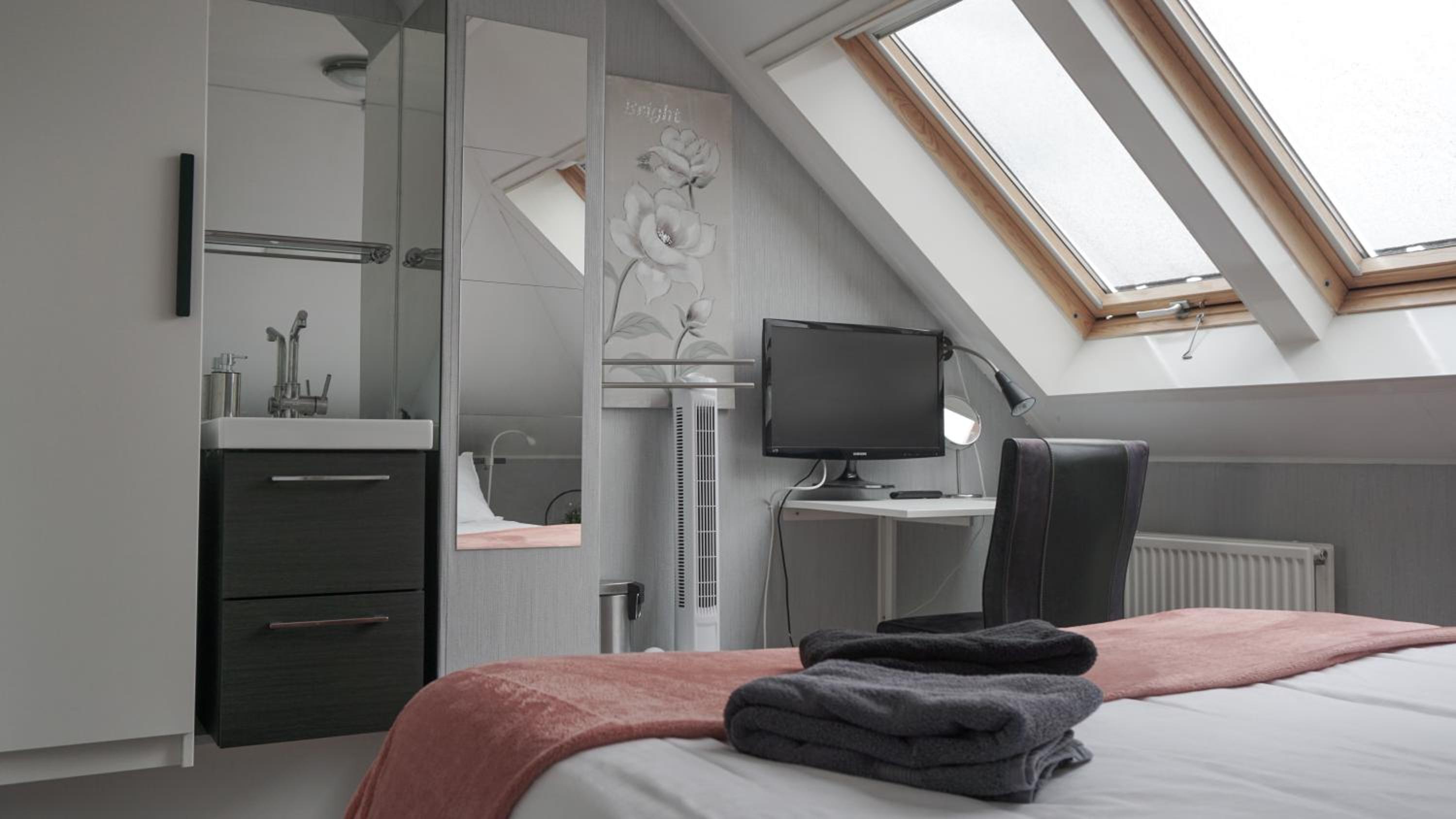 Double Room - Second Floor photo 3