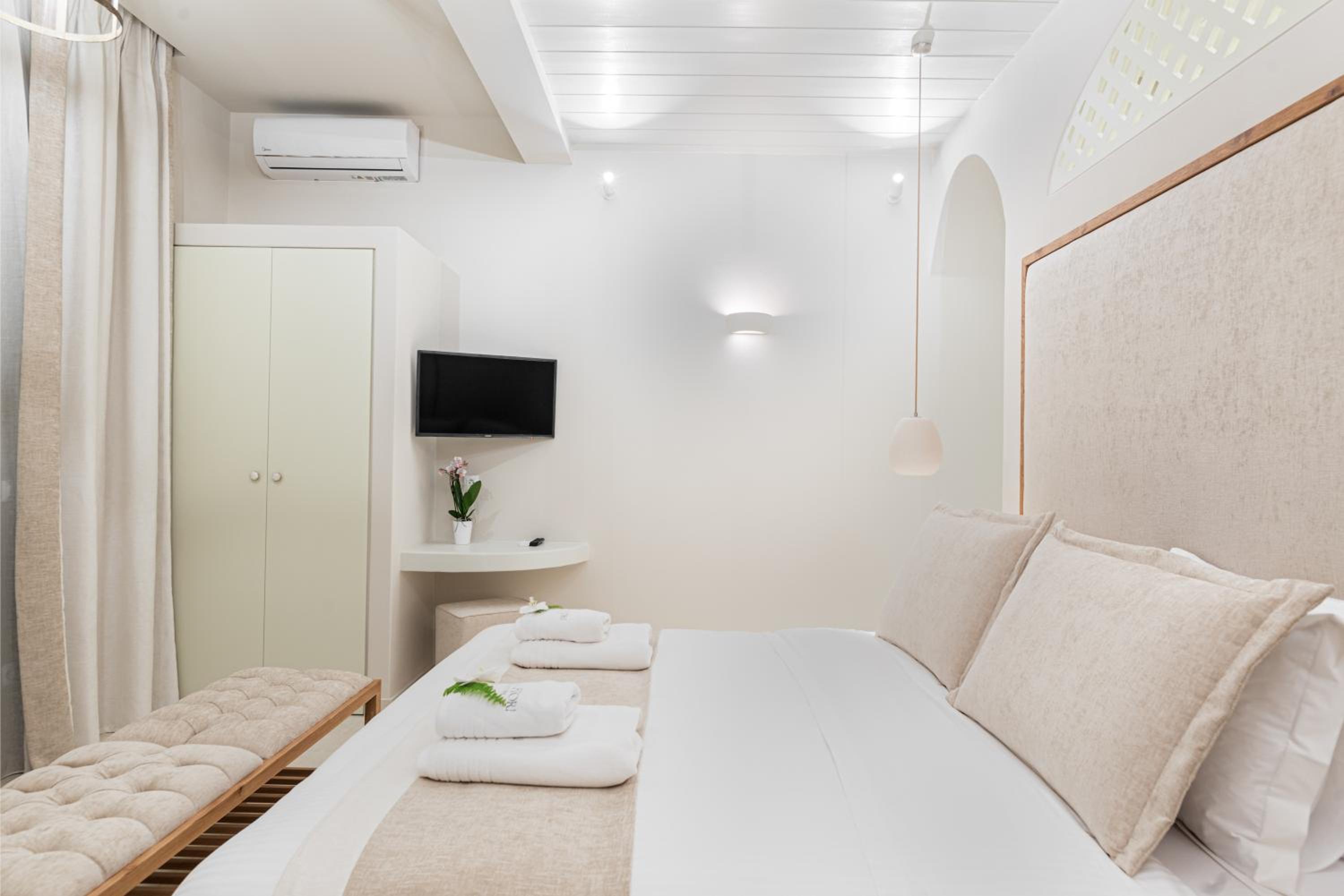 Deluxe Suite with Sea View