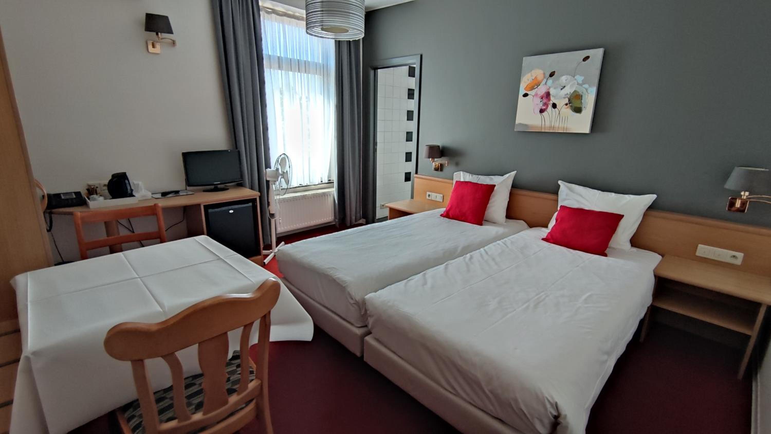 Double or Twin Room photo 1