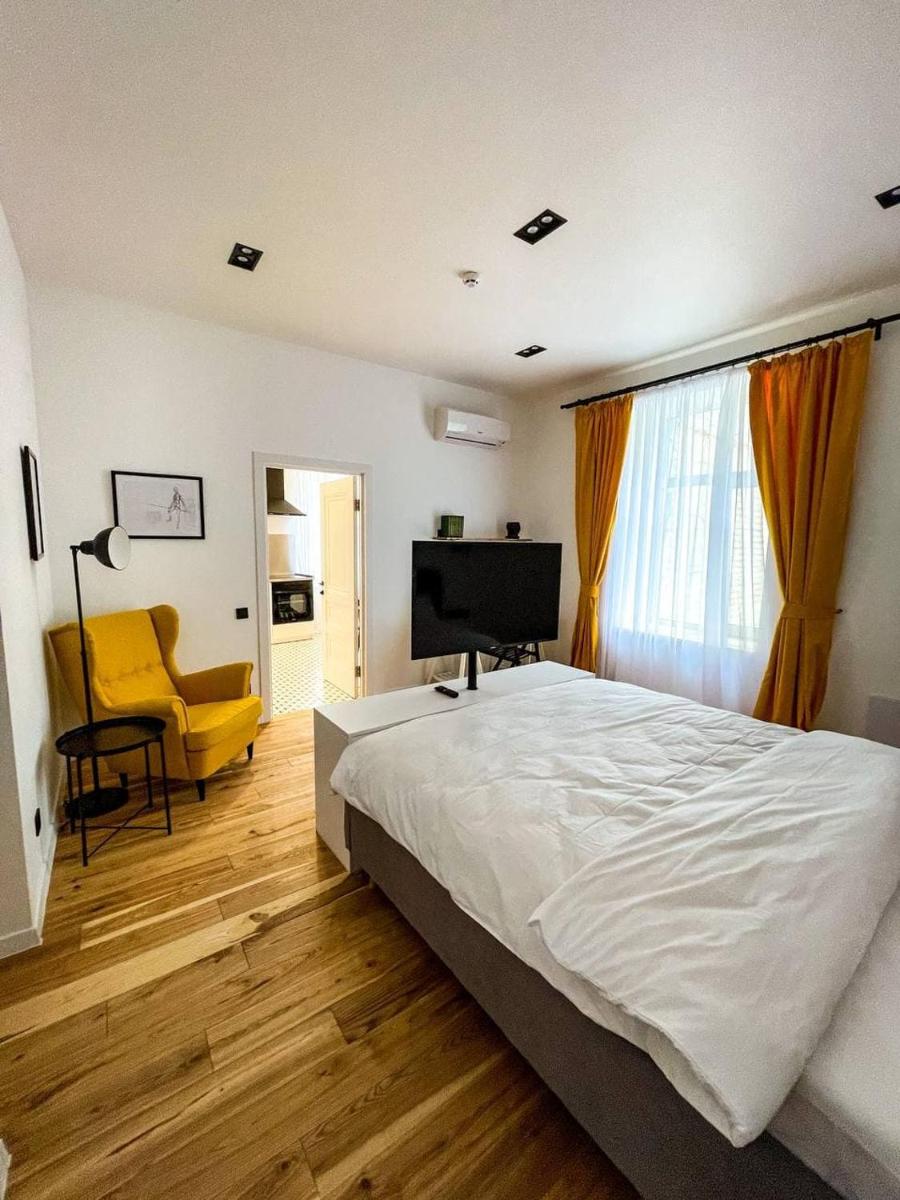 Deluxe Apartment photo 2