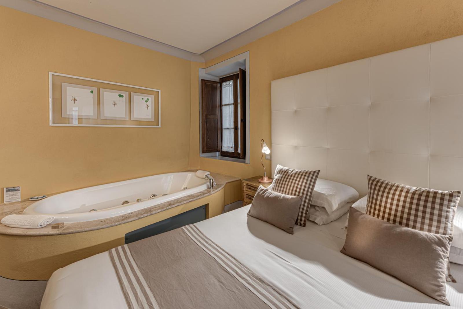 Junior Suite with jacuzzi - Photo 10