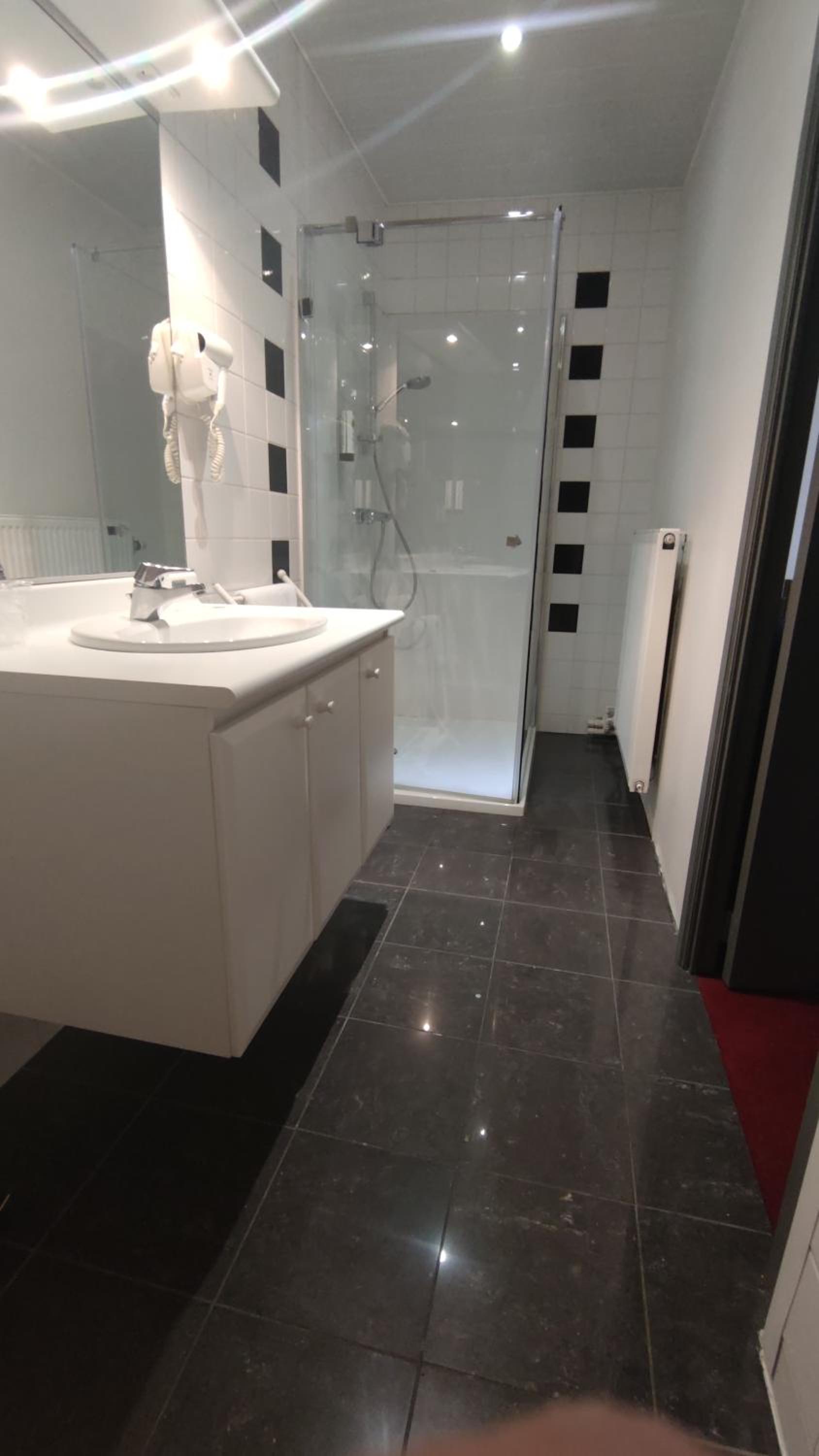 Double or Twin Room - Photo 2