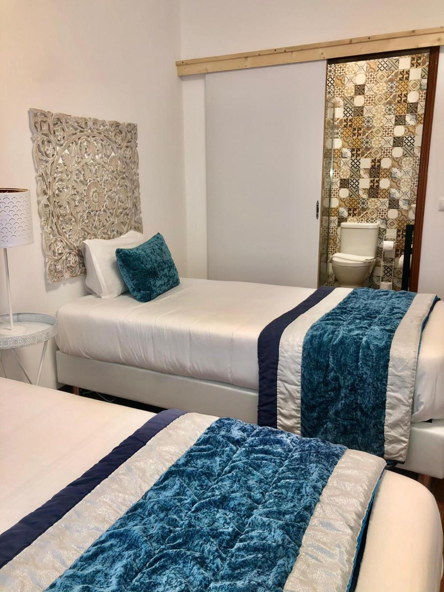 Twin Room - Photo 3