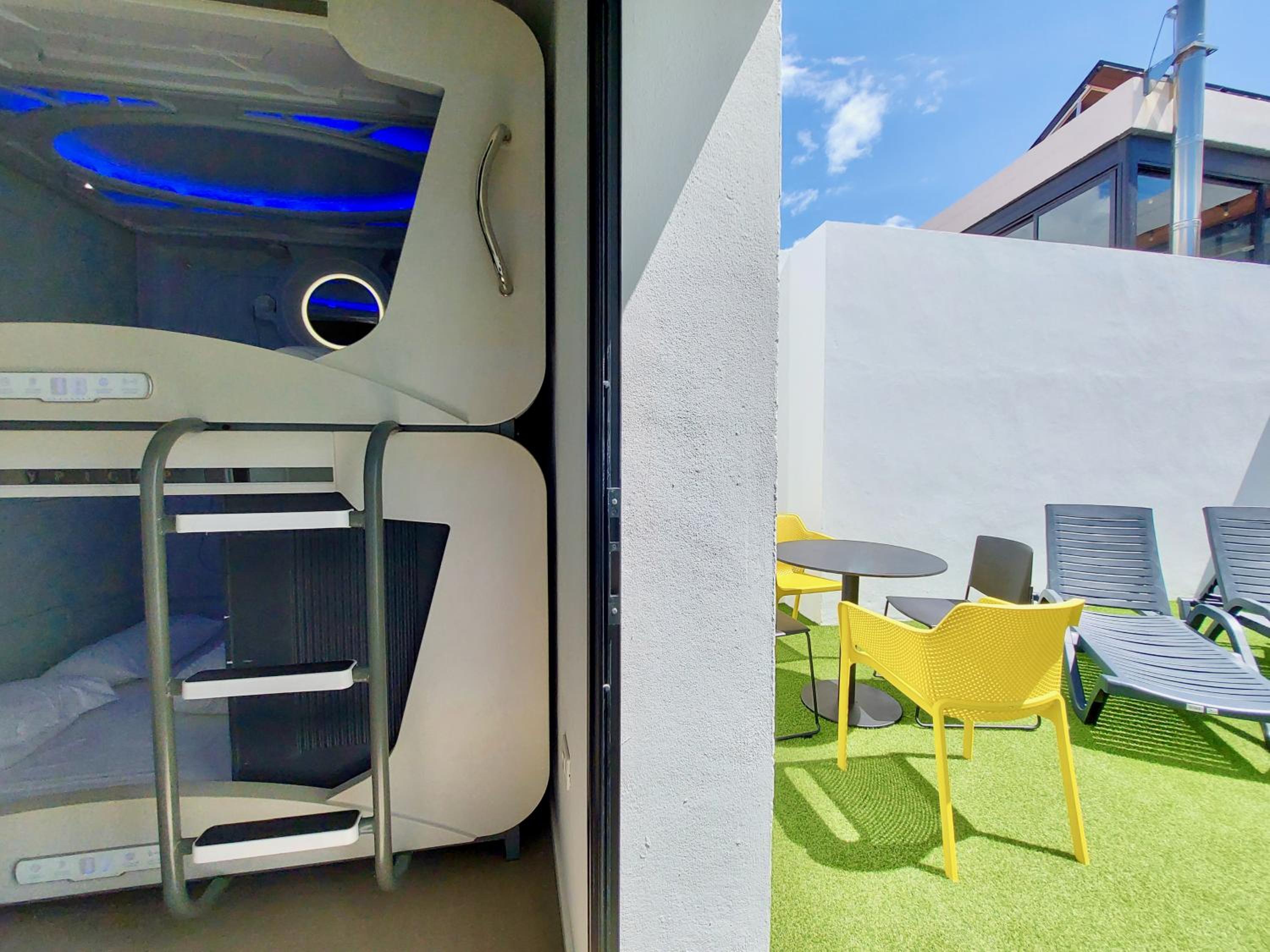 Suite Capsule with Terrace thumbnail 6