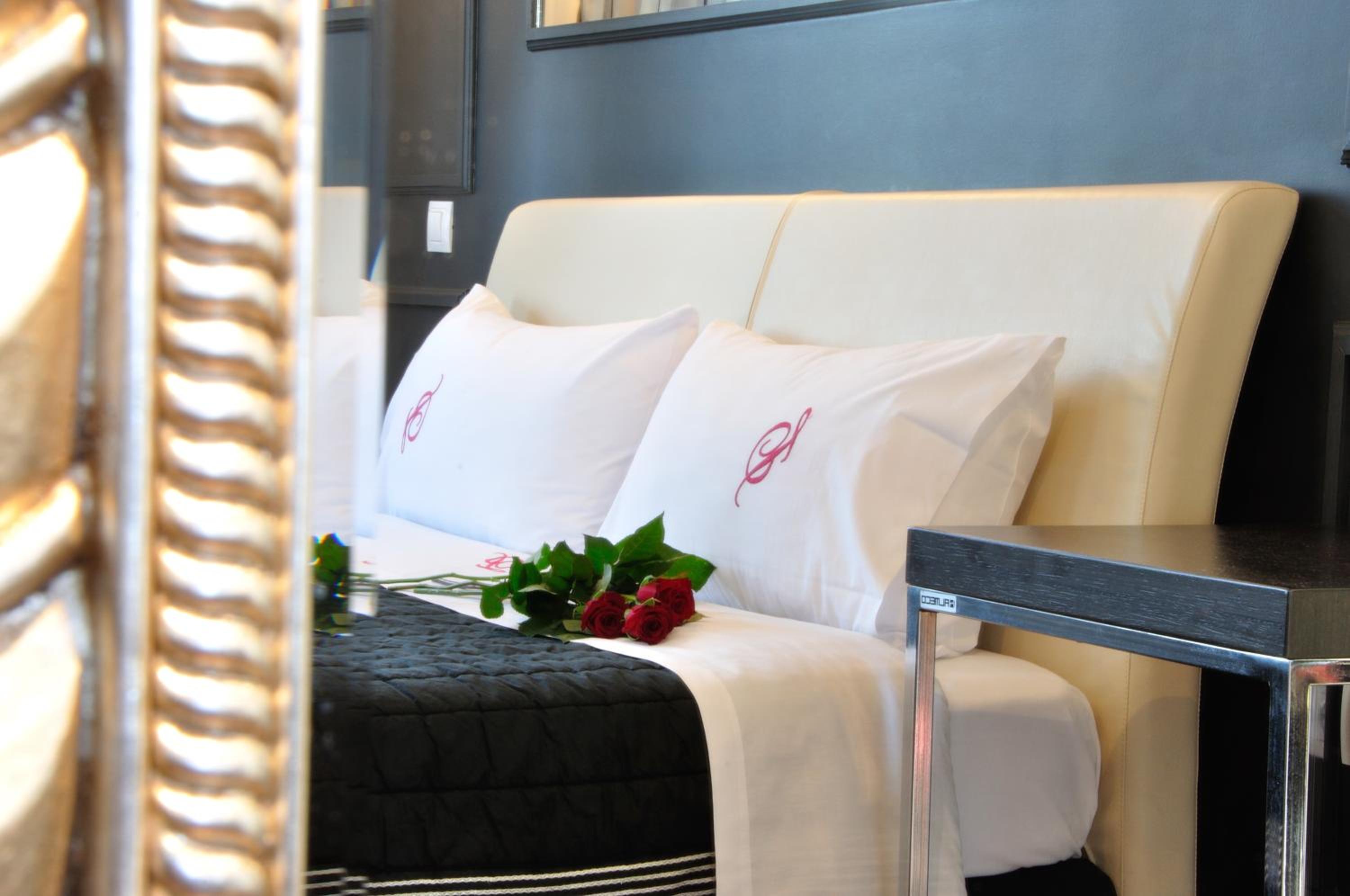 Suite with Hot Tub and Sea View