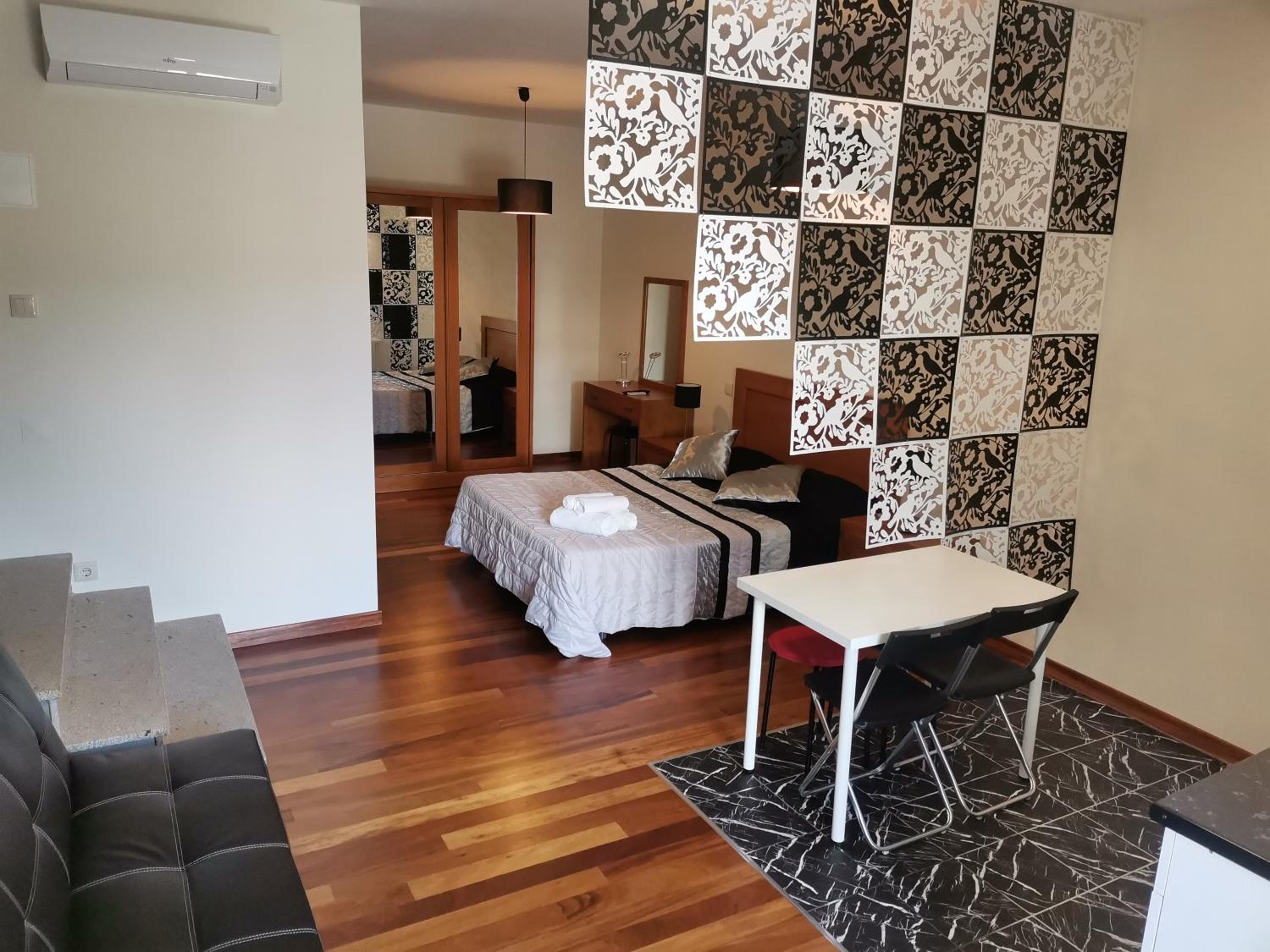 One-Bedroom House photo 3