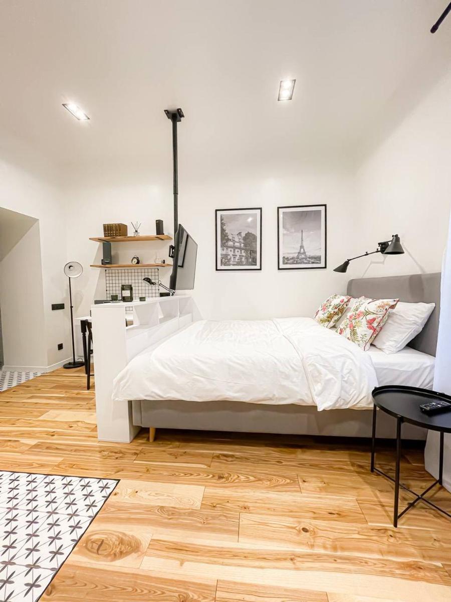 Studio Apartment photo 1