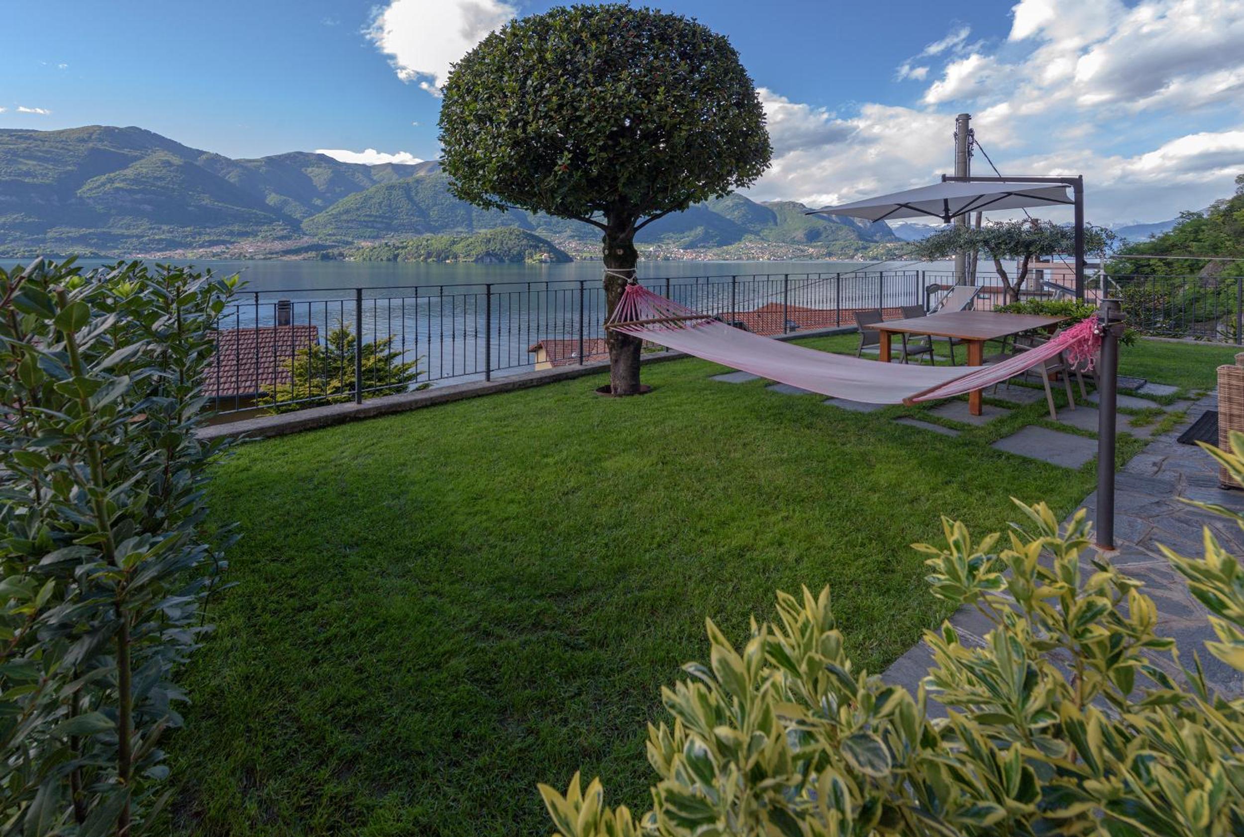 Two-Bedroom Apartment with Lake View photo 2