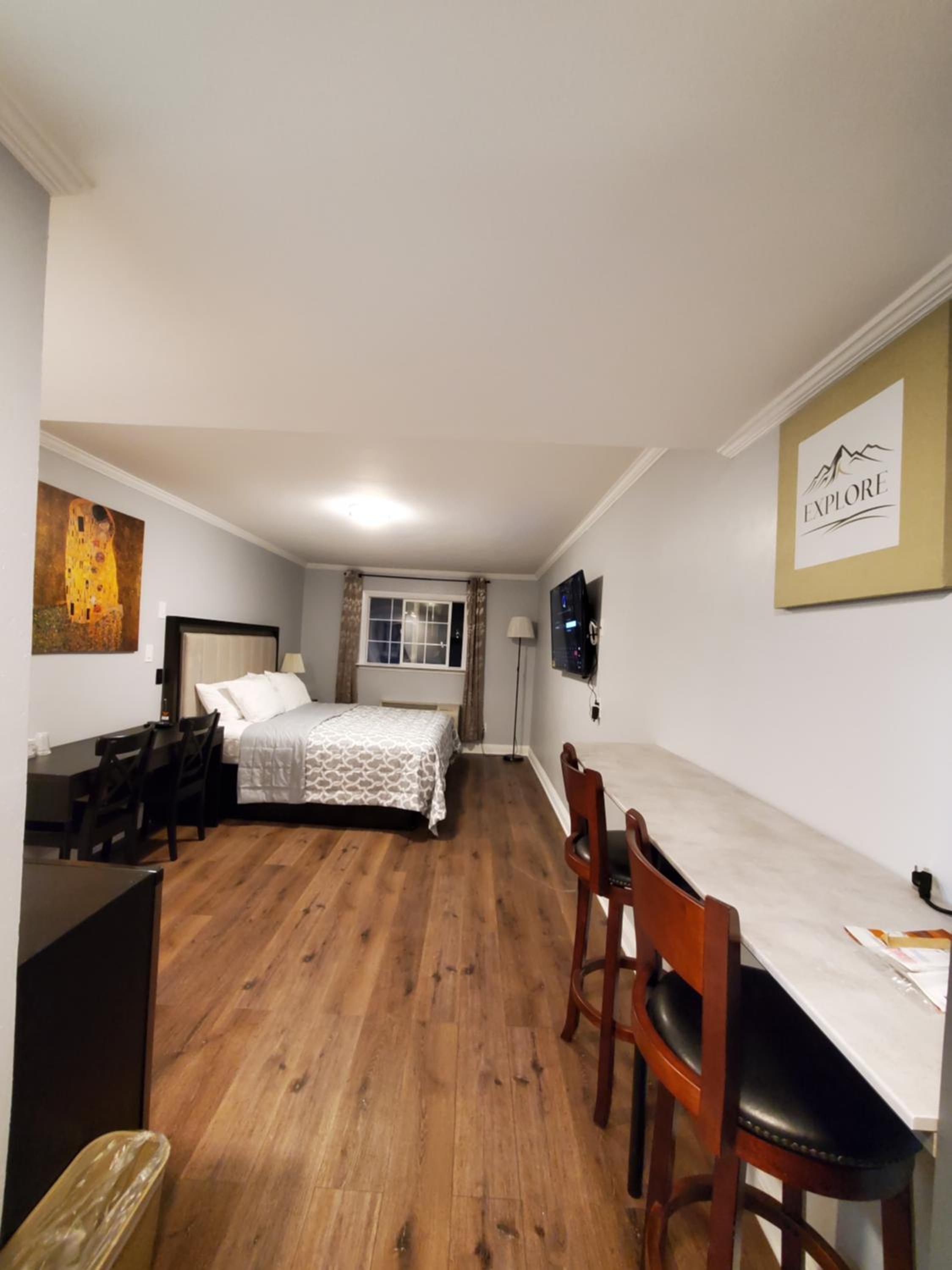 Queen Room photo 1