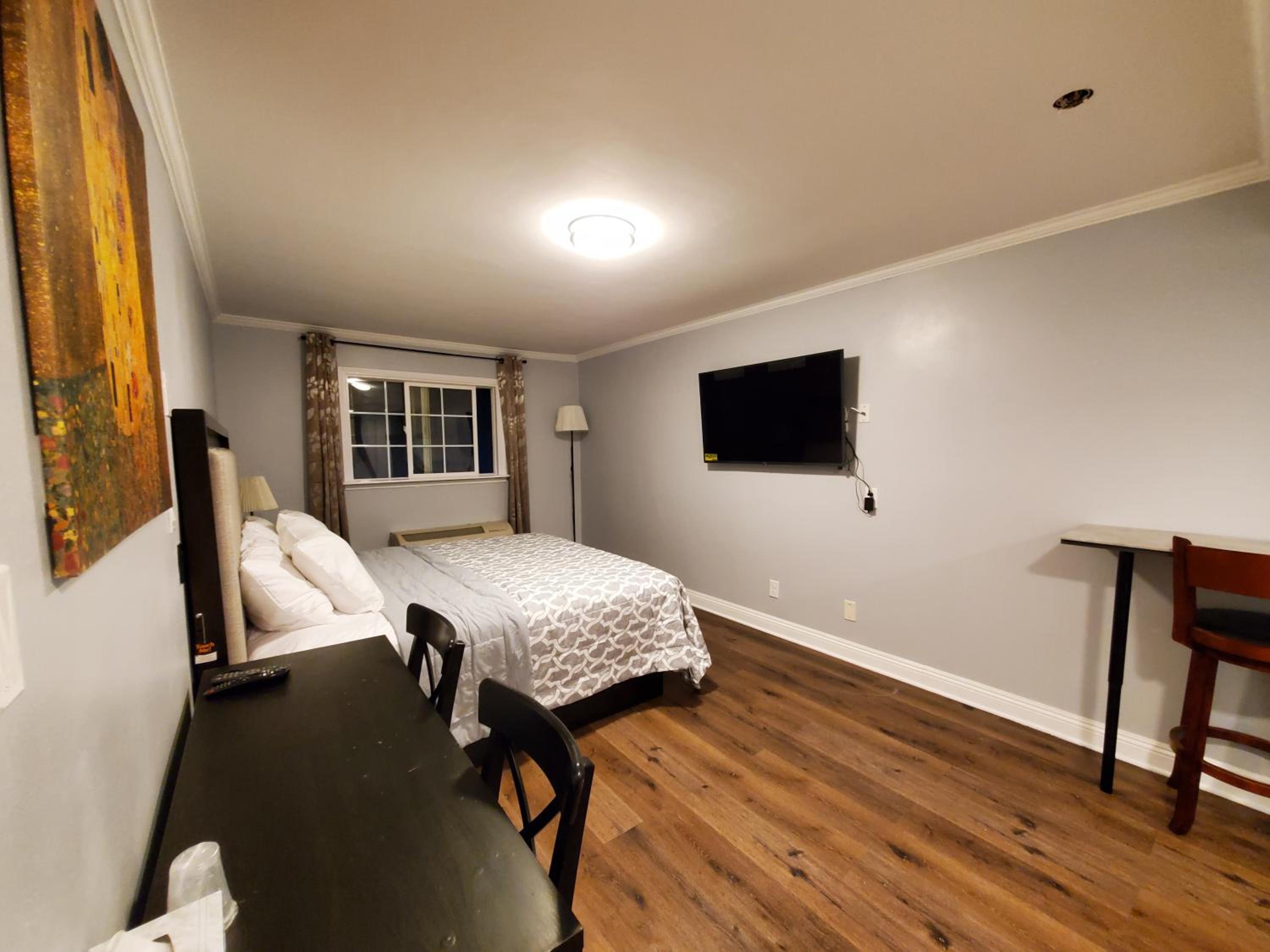 Queen Room photo 3