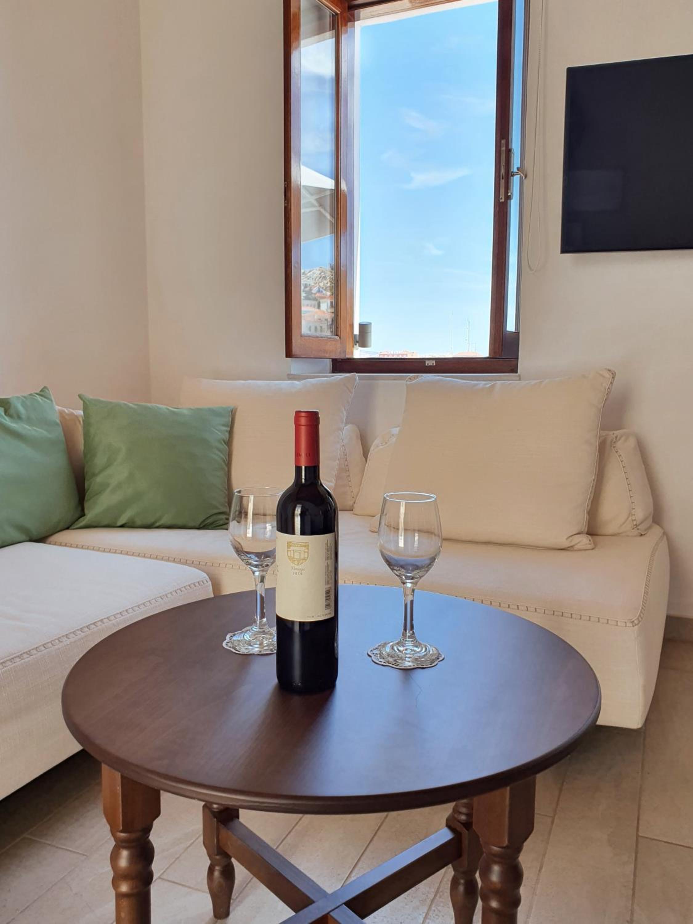 Deluxe Apartment with Sea View photo 2