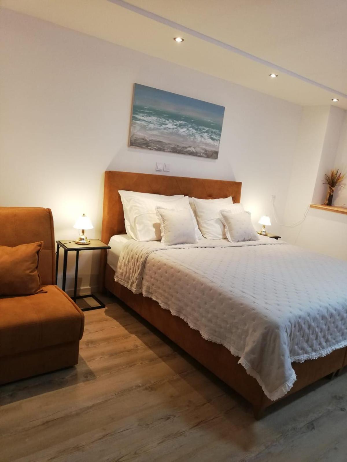 One-Bedroom Apartment (4 Adults)