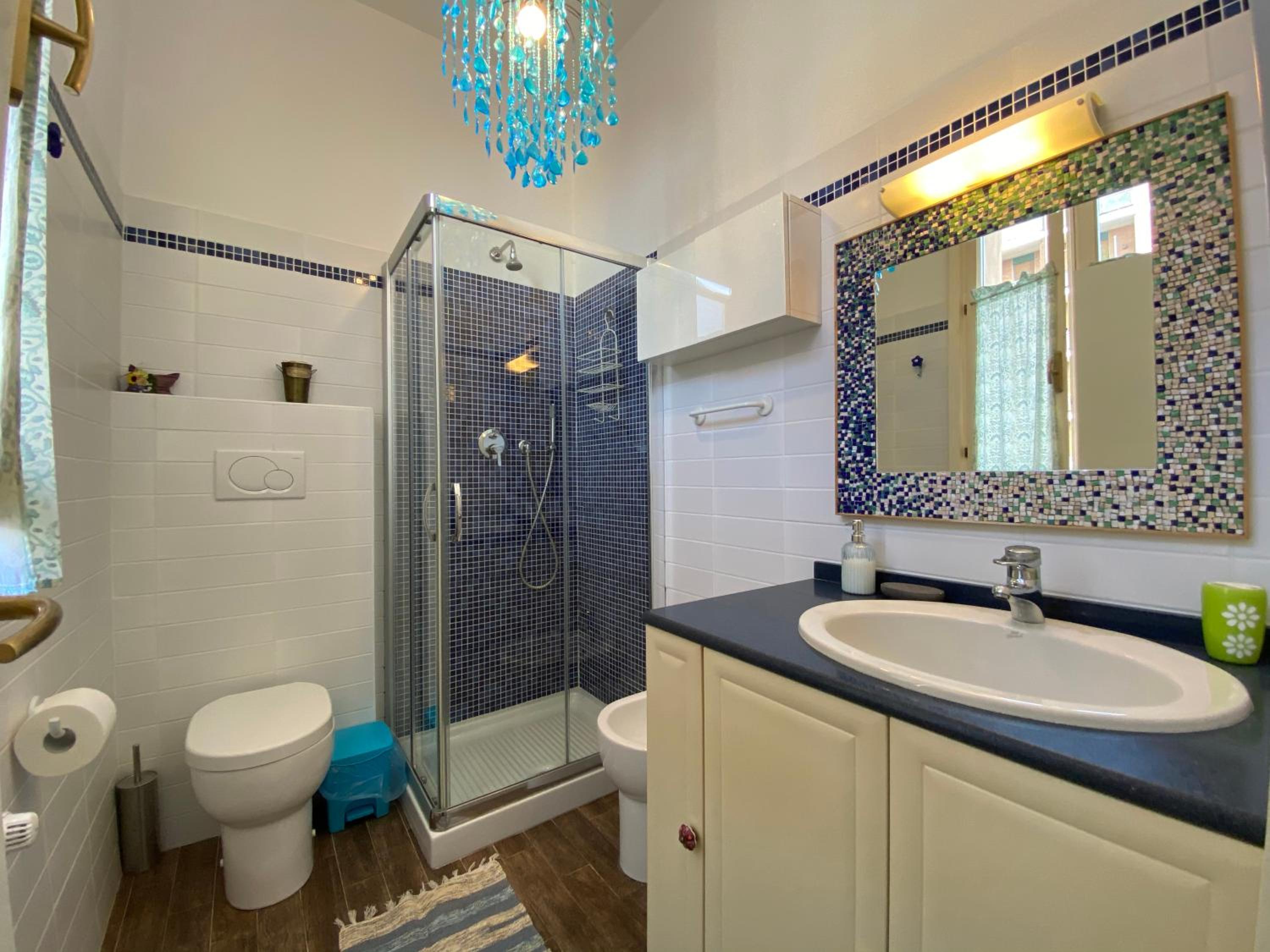 Double Room - Photo 8