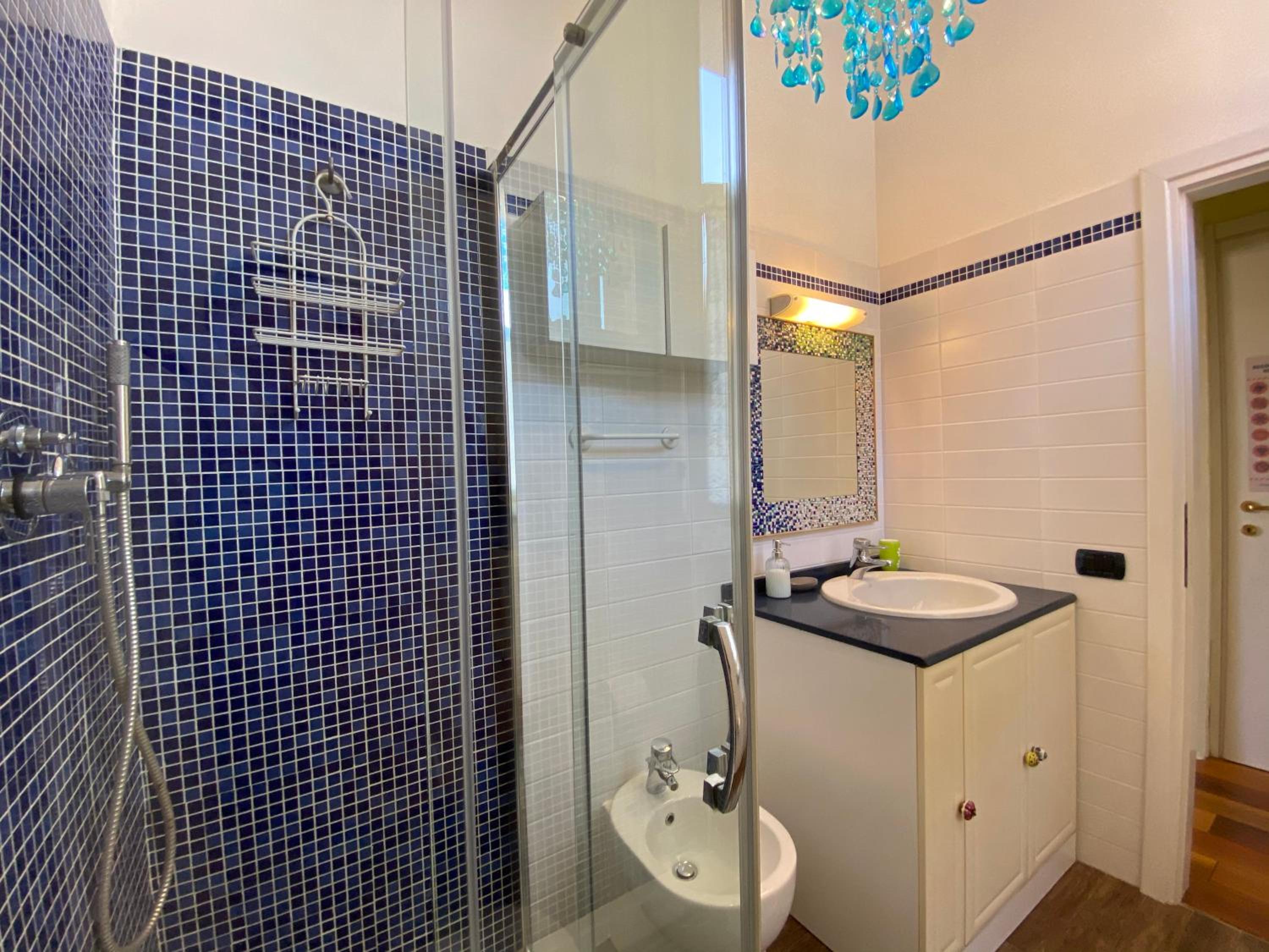 Double Room - Photo 9