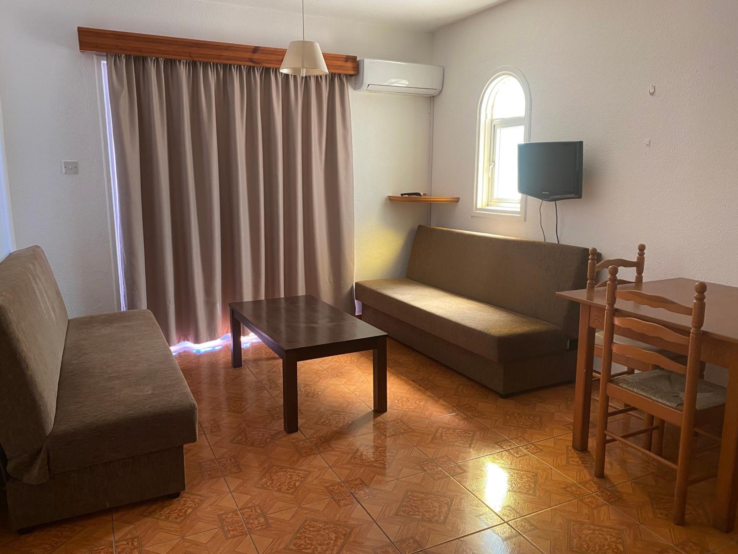 One-Bedroom Apartment No.114