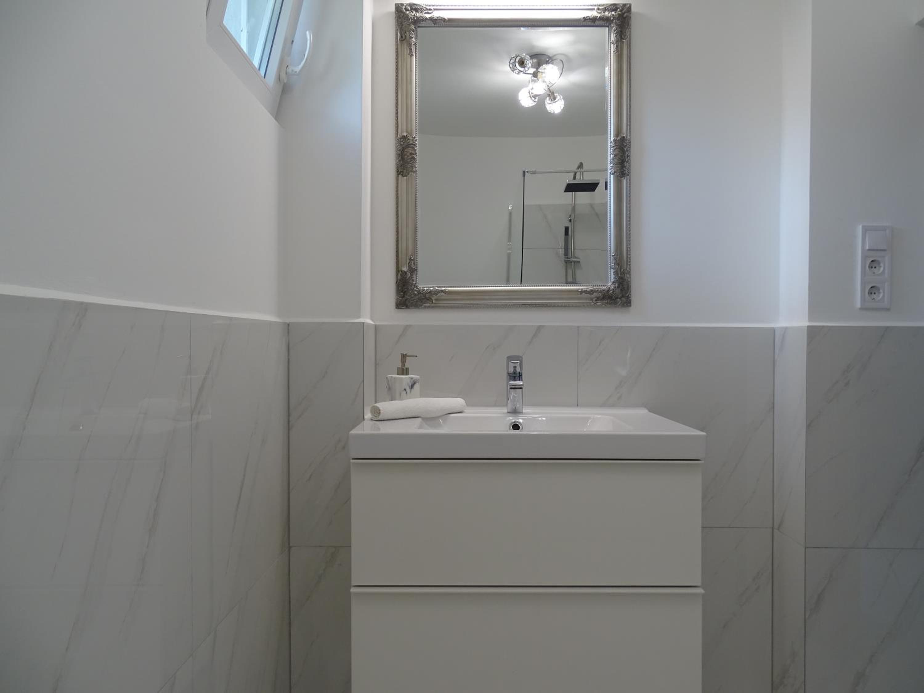 Apartment - Ground Floor - Photo 4