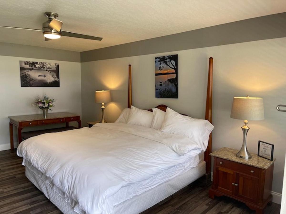 Deluxe King Room photo 1